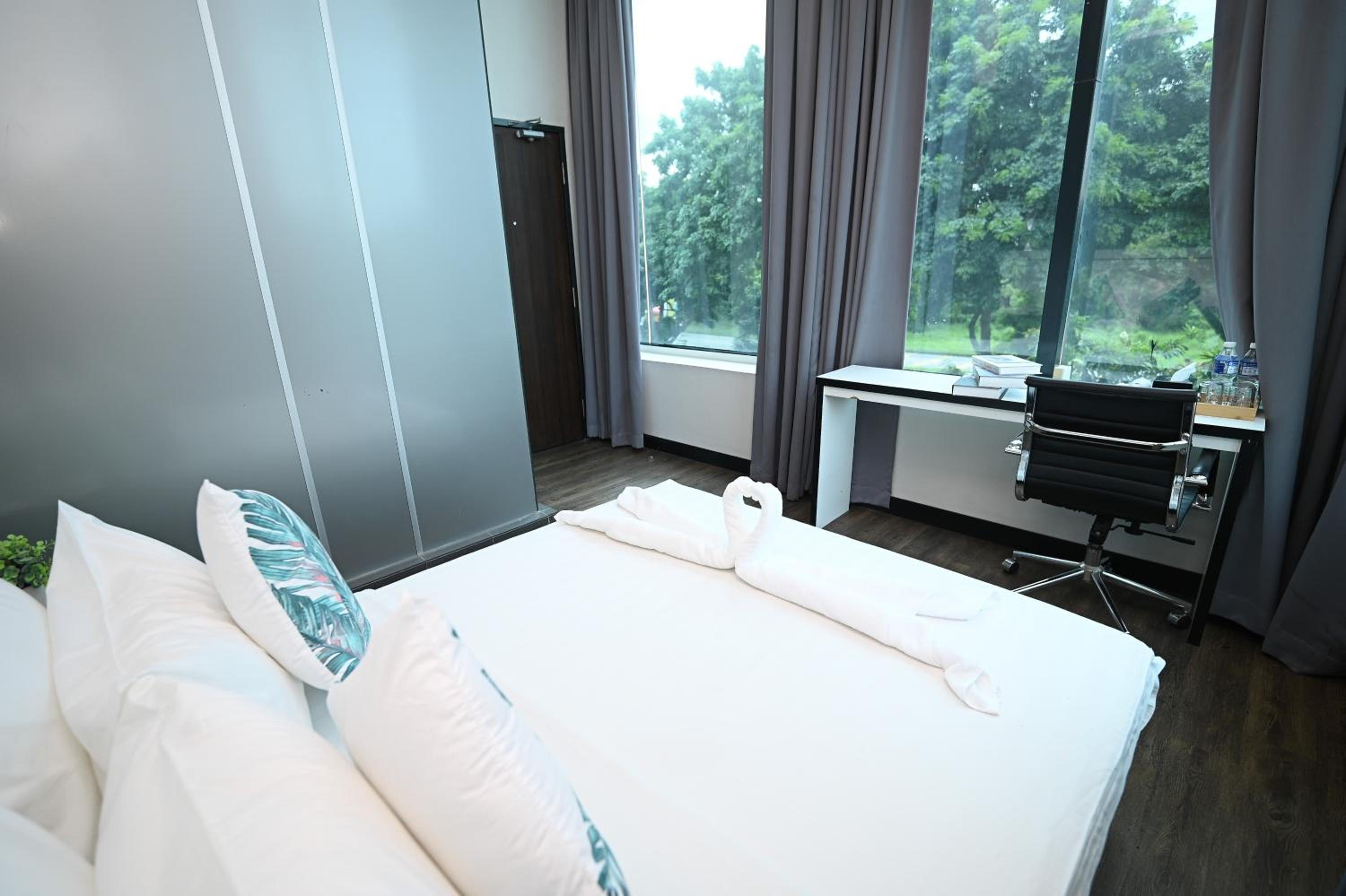 Deluxe Queen Room - Photo 4
