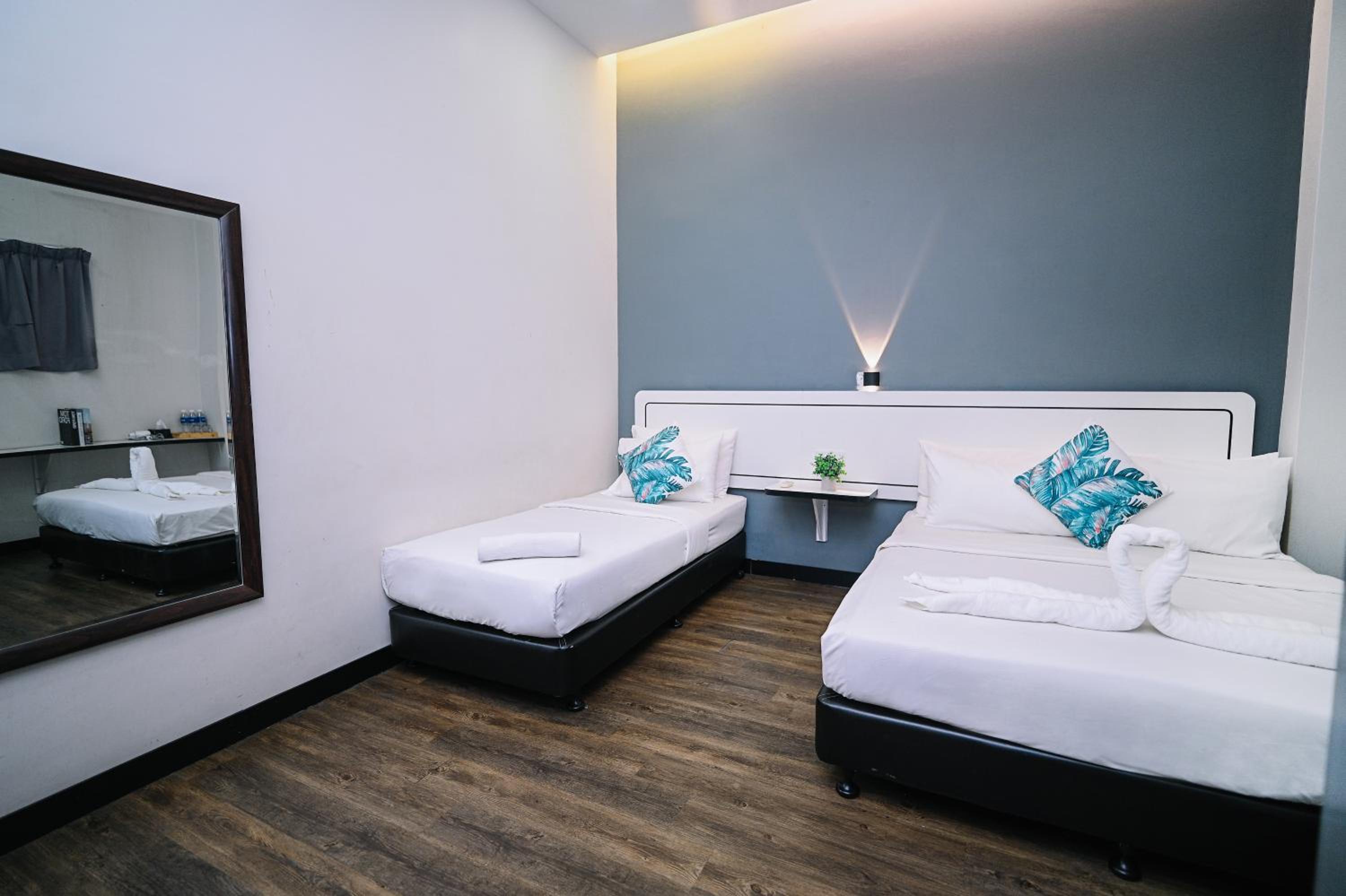 Deluxe Triple Room - Photo 7