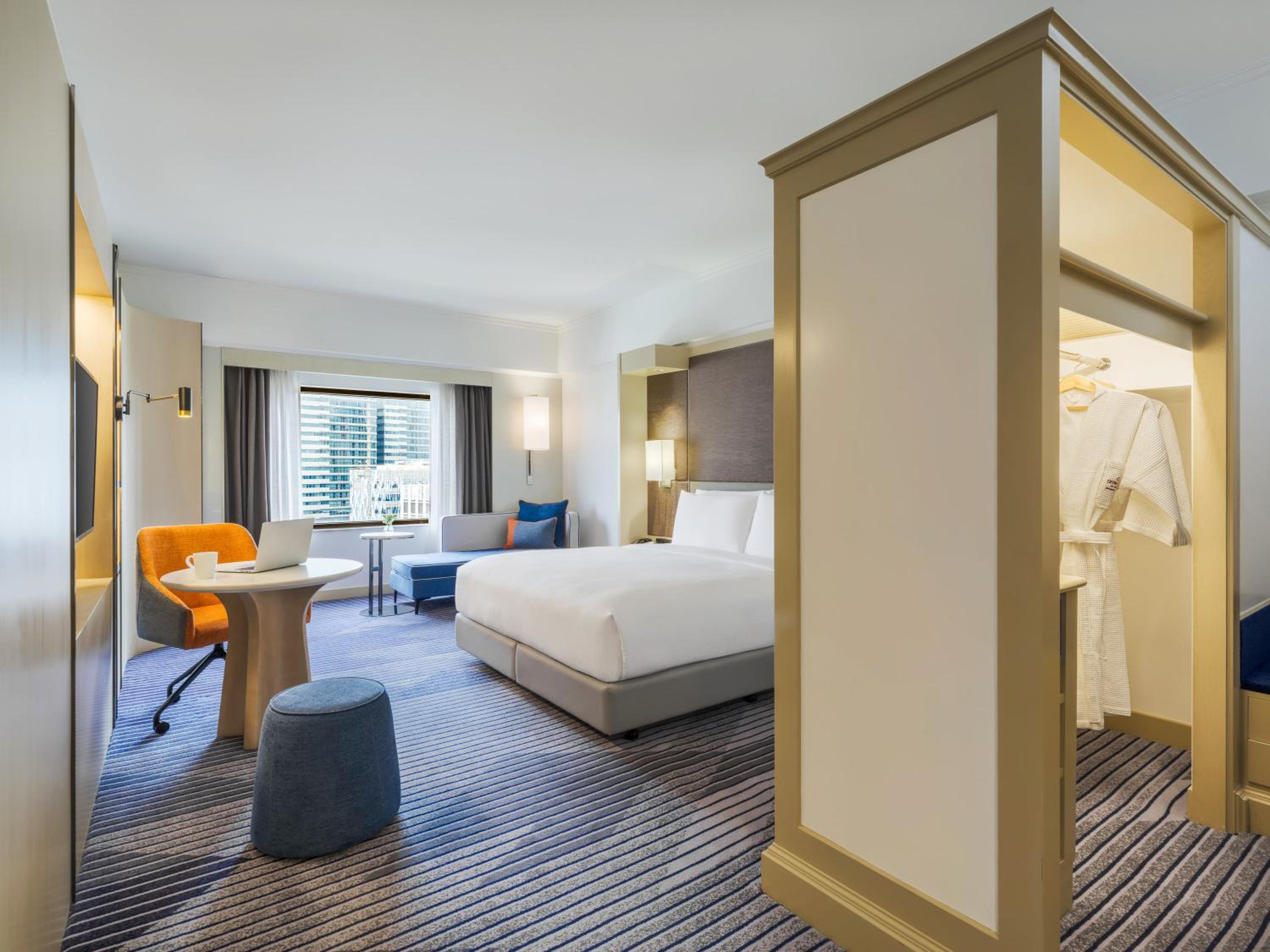 Premium King Room - Lounge Access photo 2