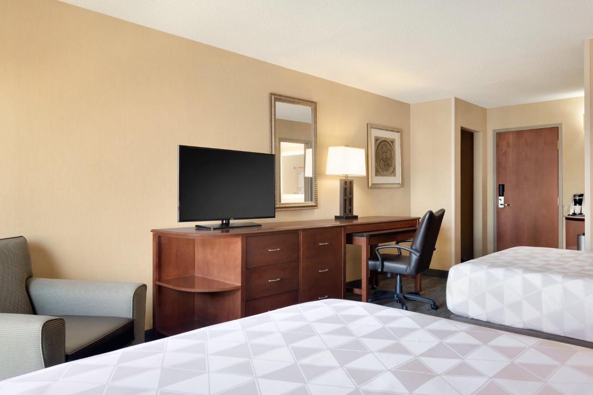 Standard Double Room with Two Double Beds photo 2