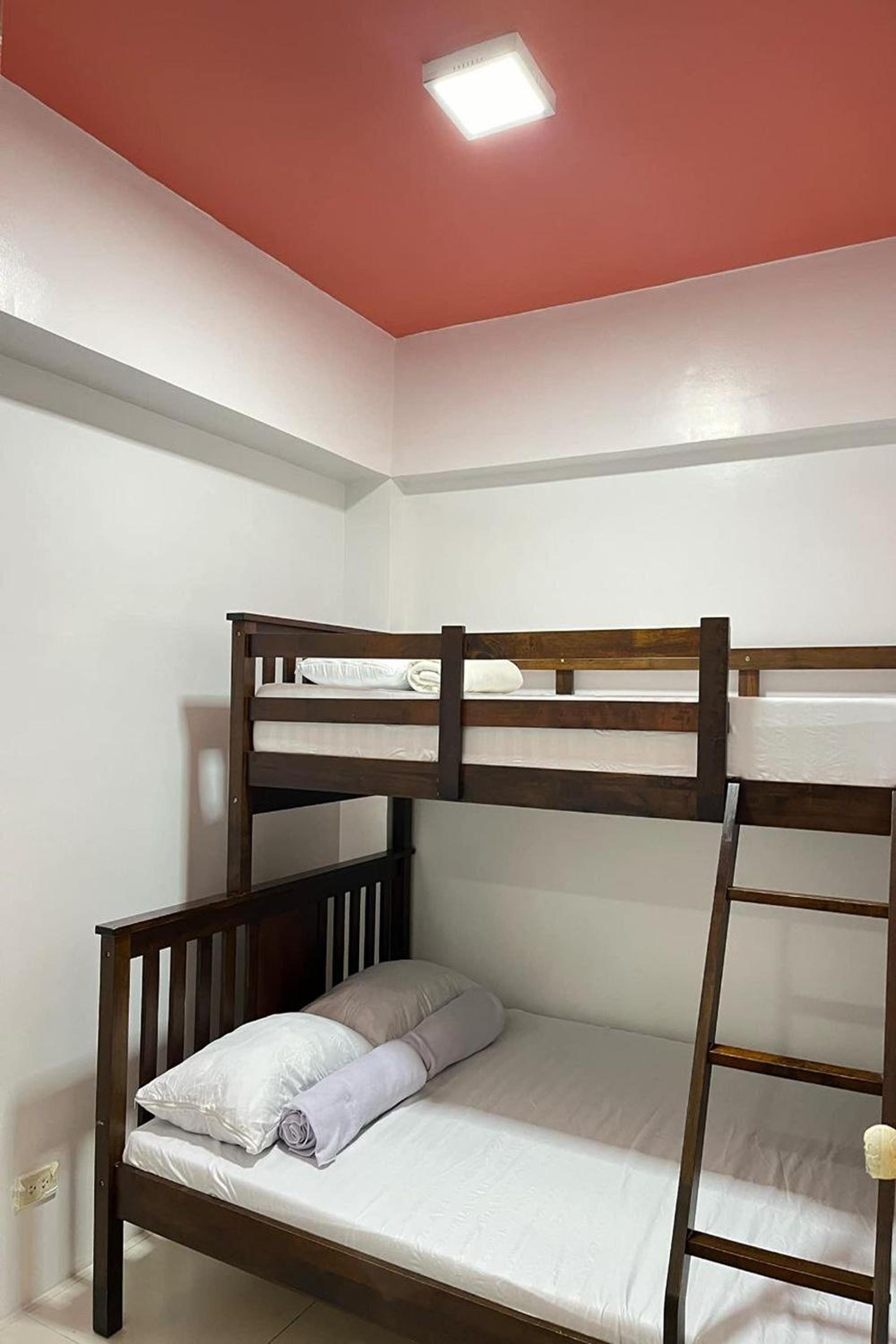Two-Bedroom House - Photo 10