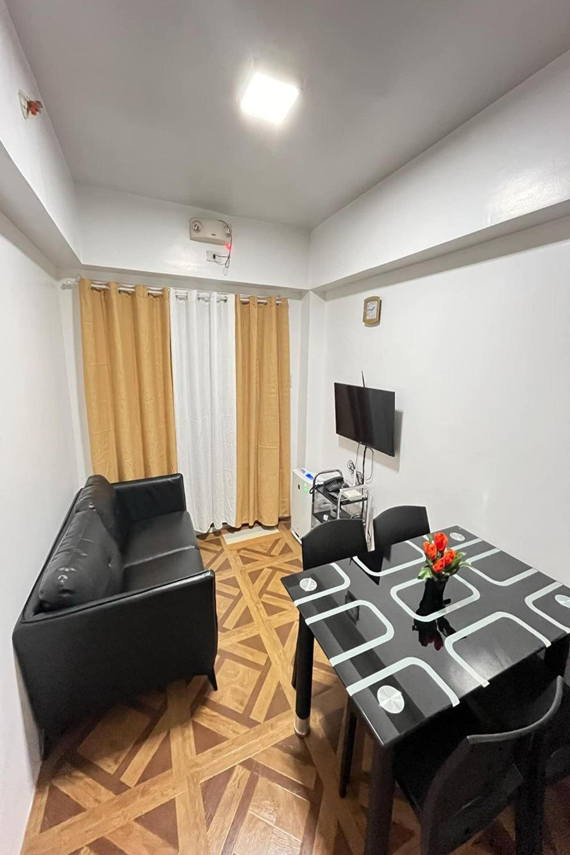Two-Bedroom House - Photo 20