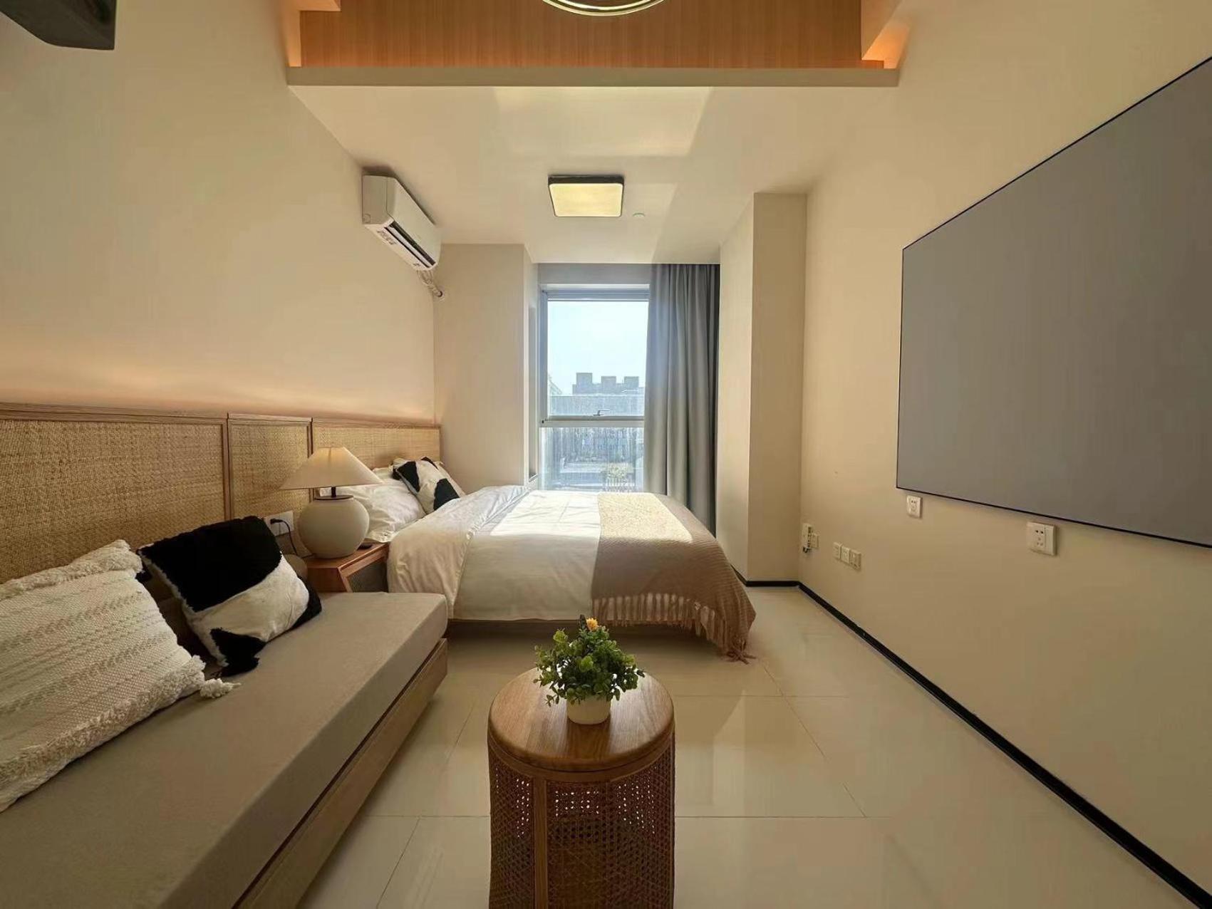 Queen Room with Garden View