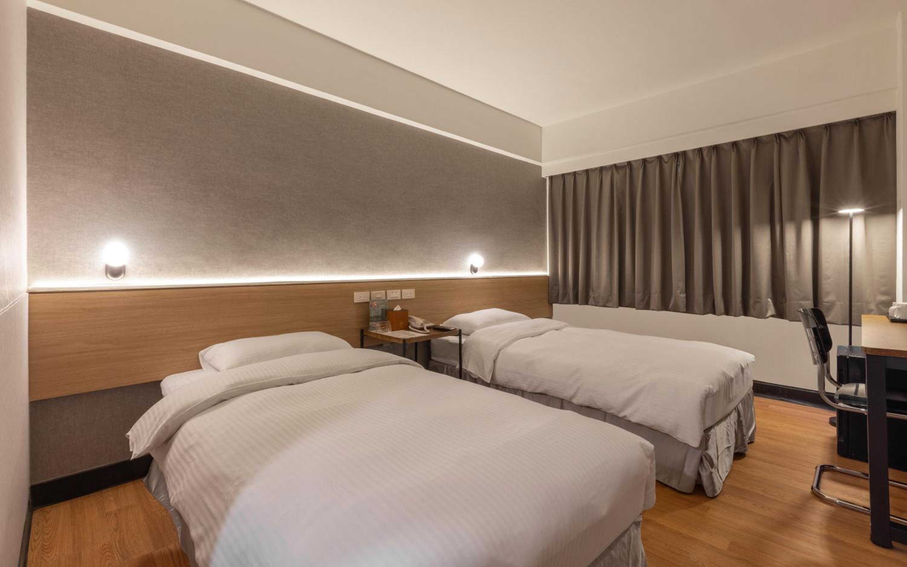 Standard Twin Room photo 2