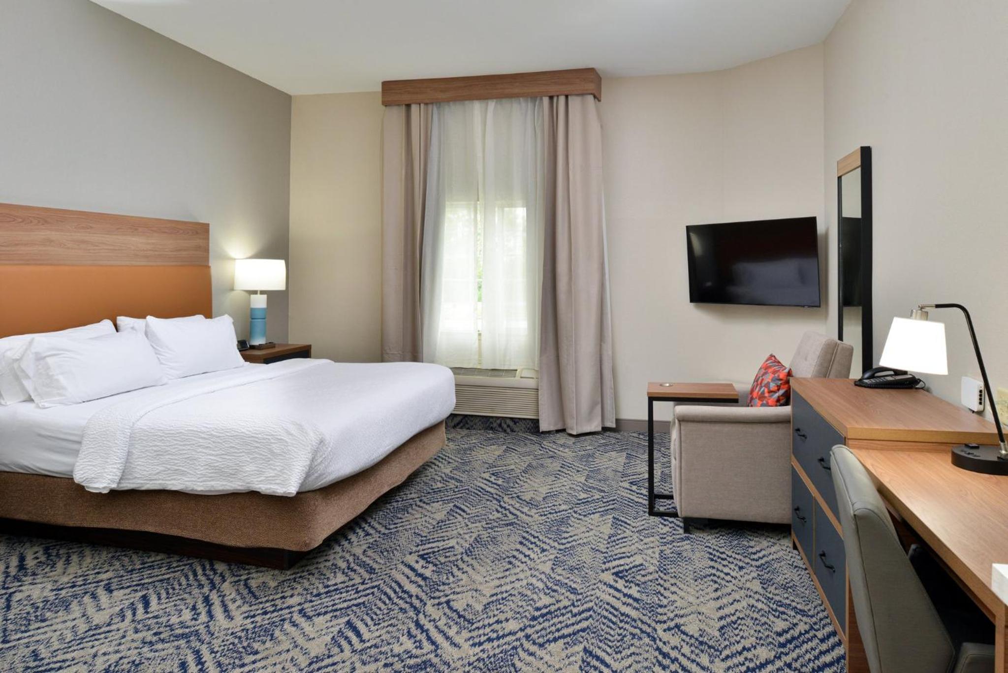 Studio Suite with King Bed - Non-Smoking - Photo 9