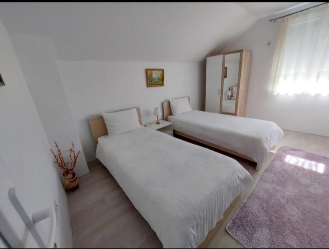 Three-Bedroom Villa photo 2