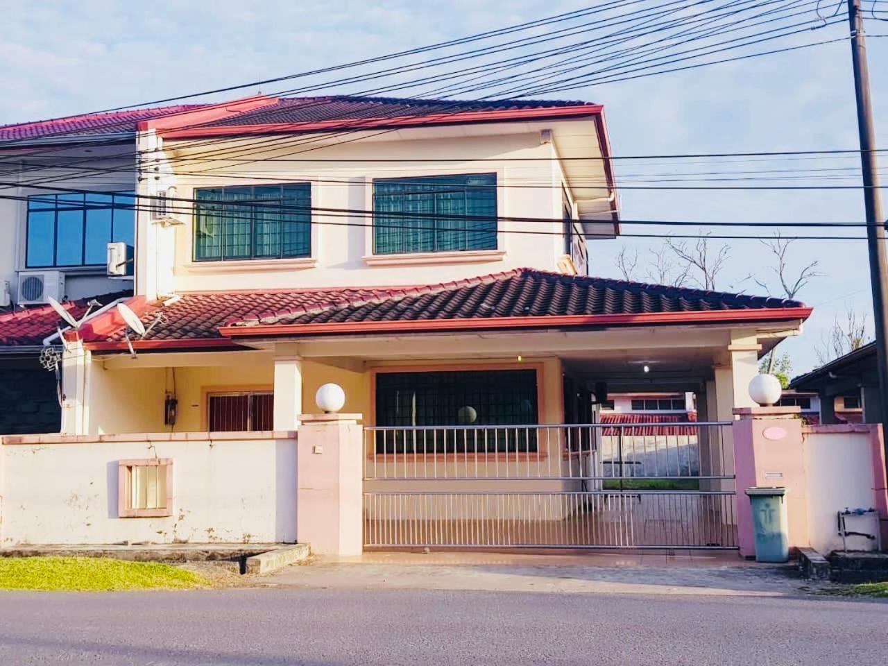 Four-Bedroom House photo 1