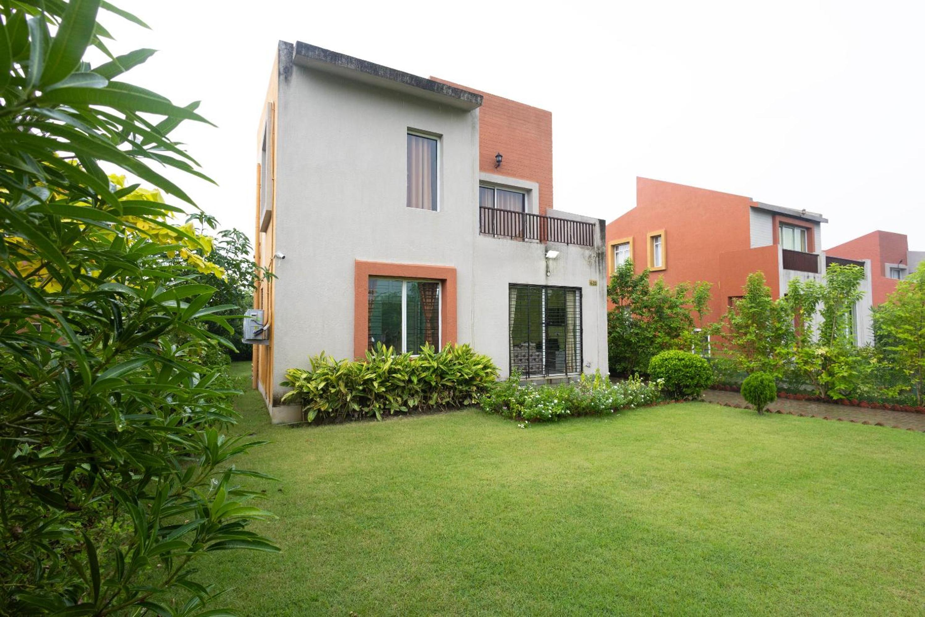 Villa photo 2