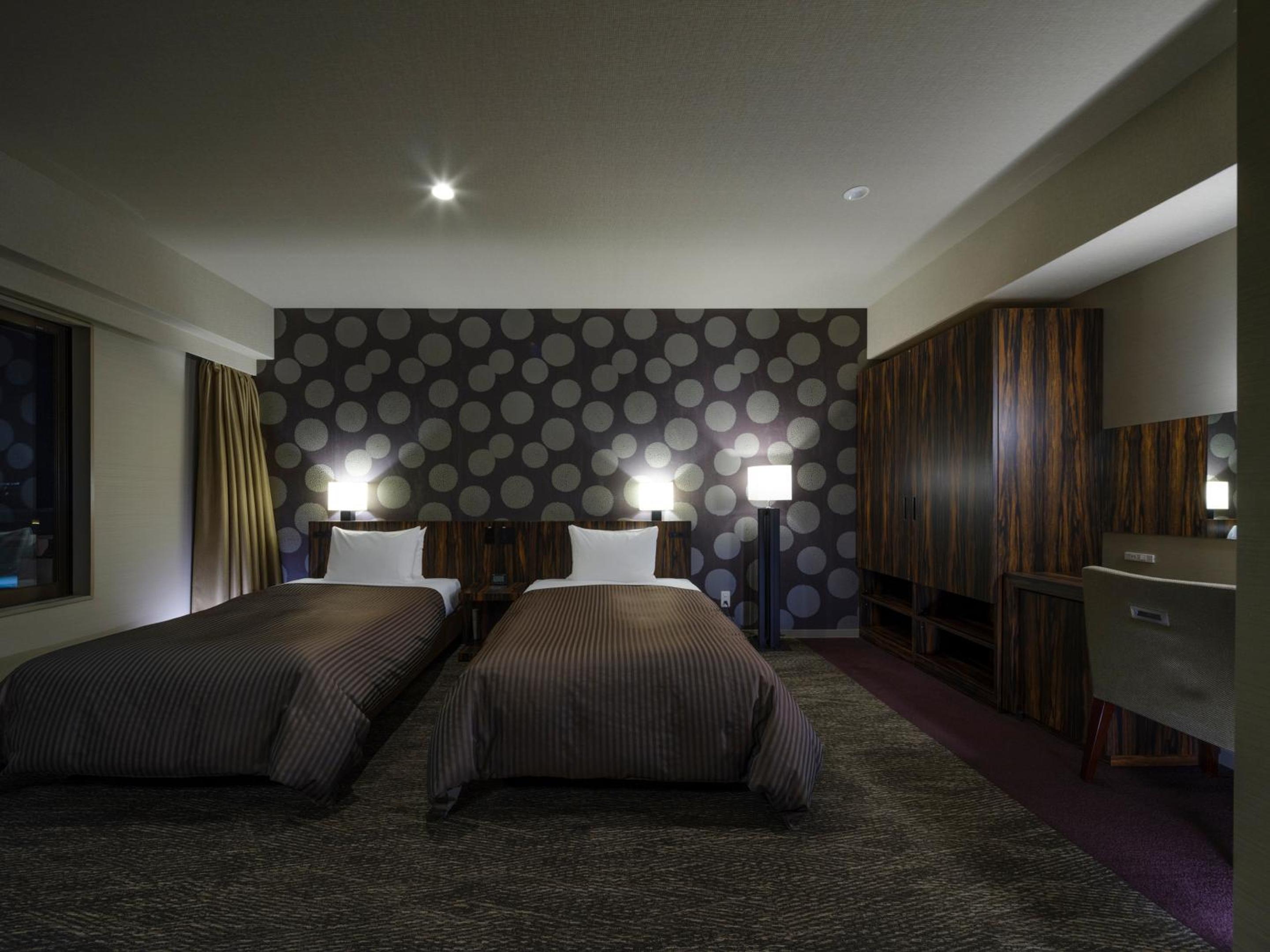 Deluxe Twin Room with Sea View photo 2