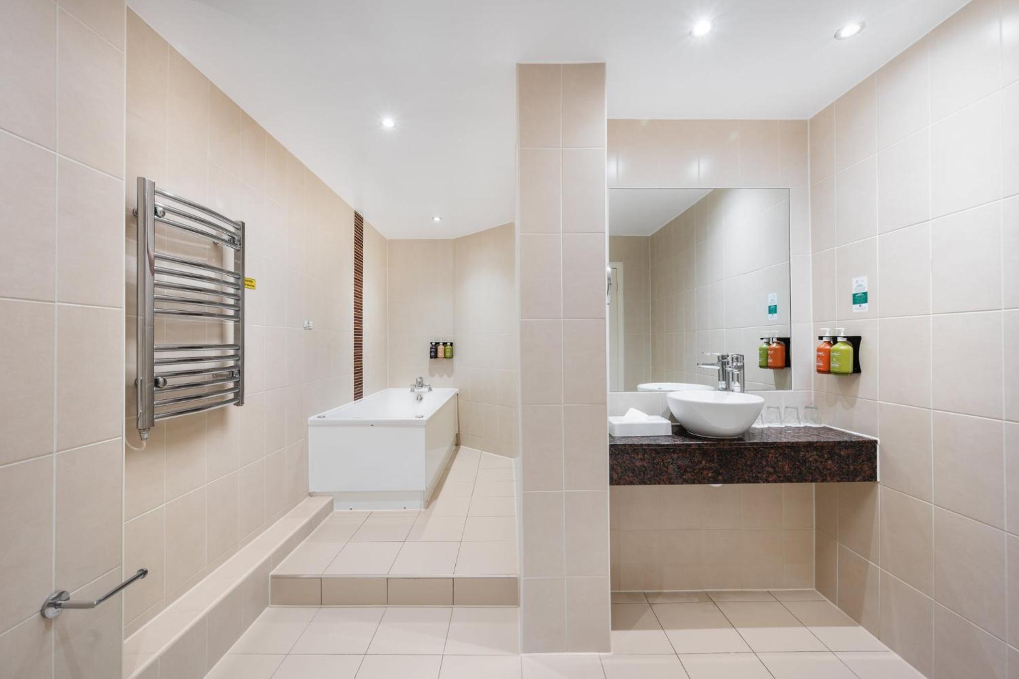 Premium Room - Photo 11