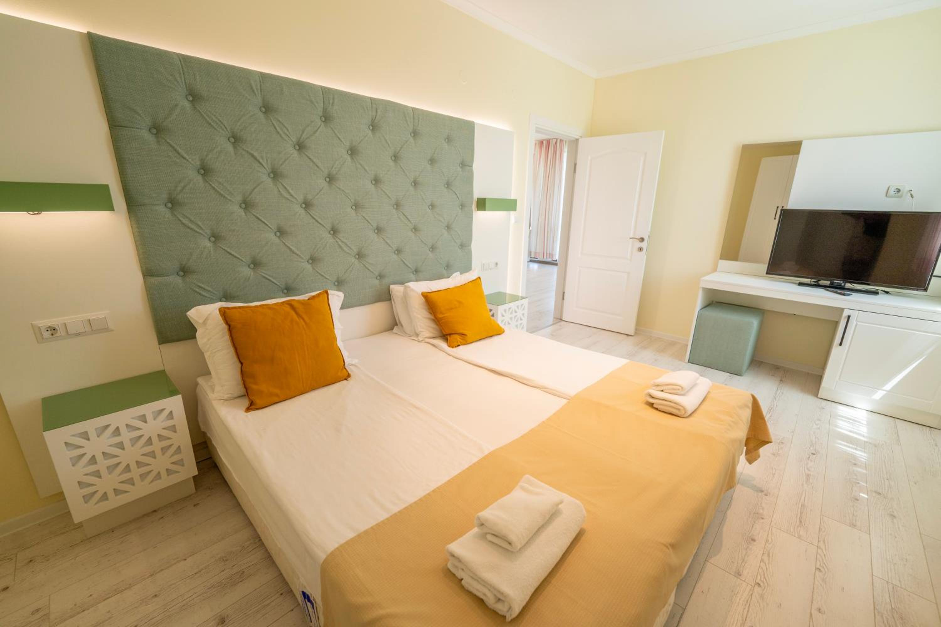 Suite with Balcony photo 1