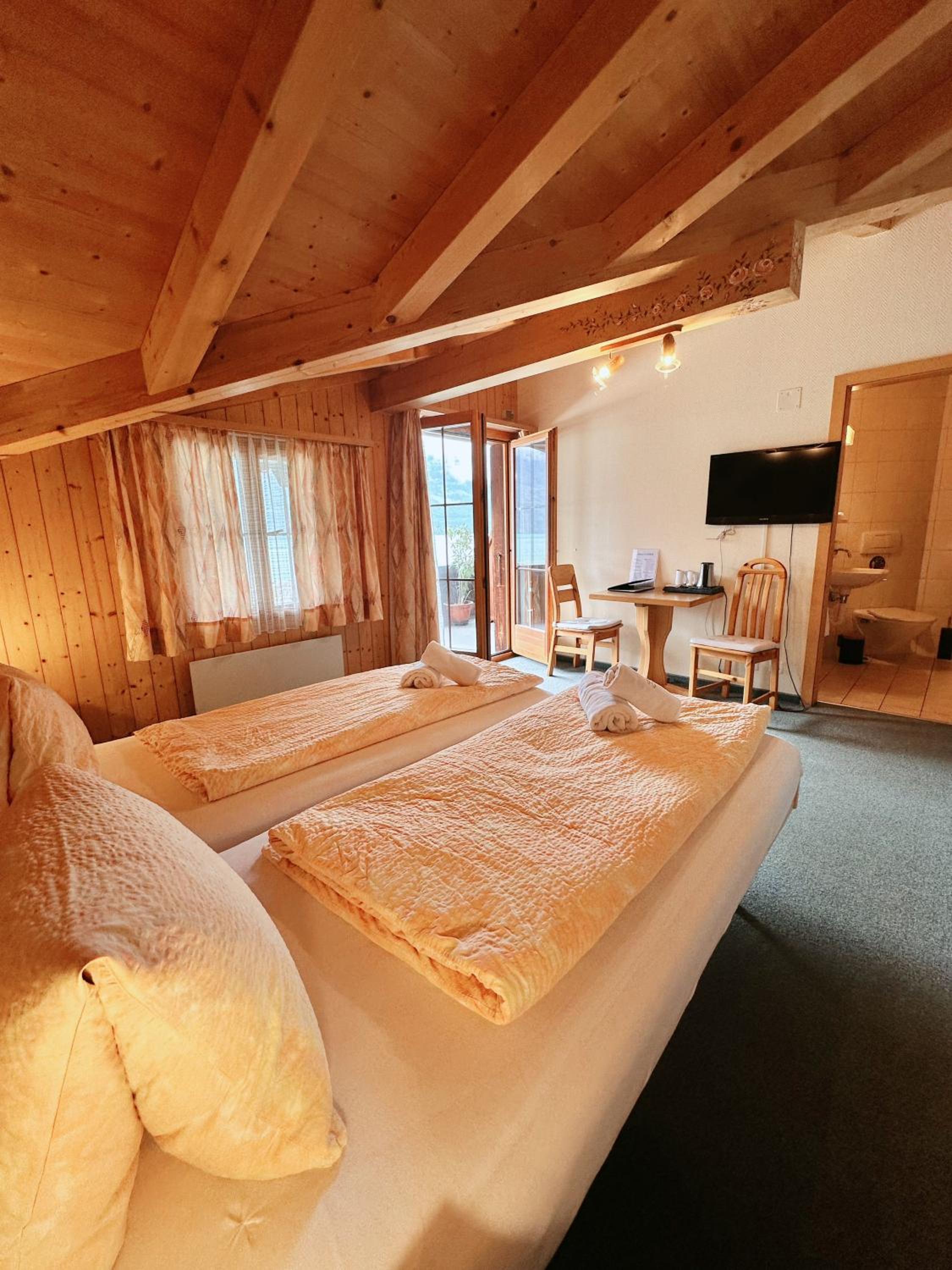 Superior Double Room with Lake View and Balcony photo 2