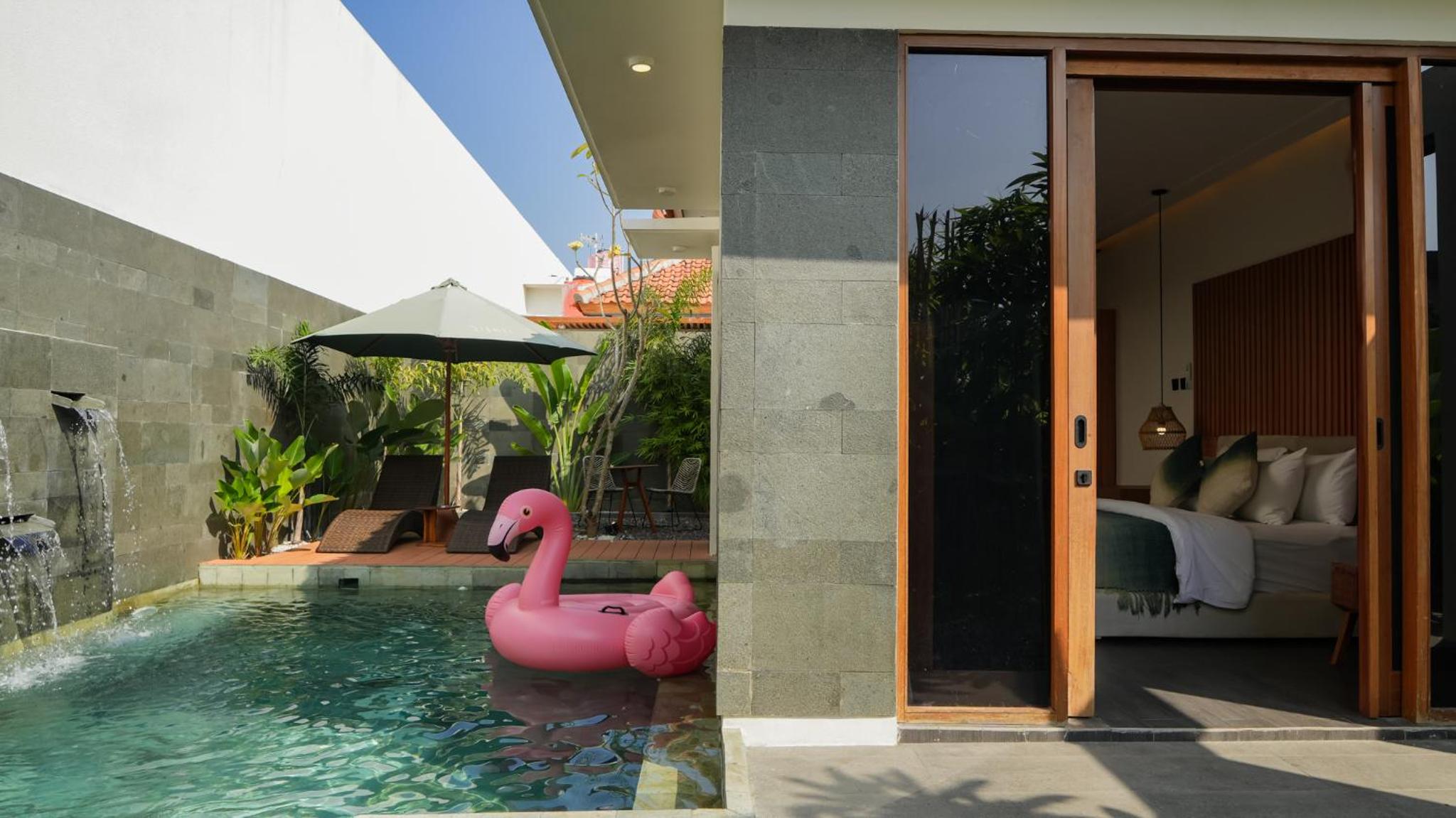 Villa with Private Pool - Photo 6