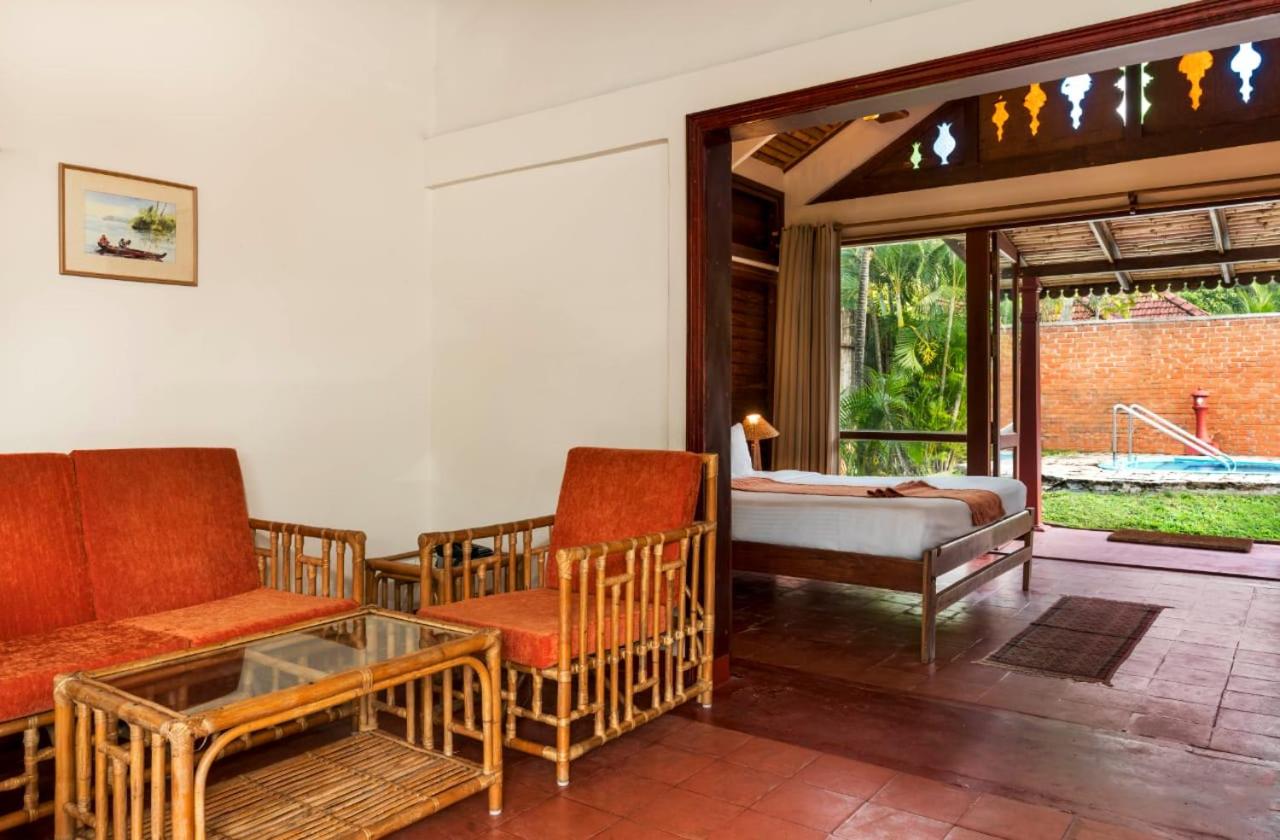 Villa with Private Pool - Photo 21
