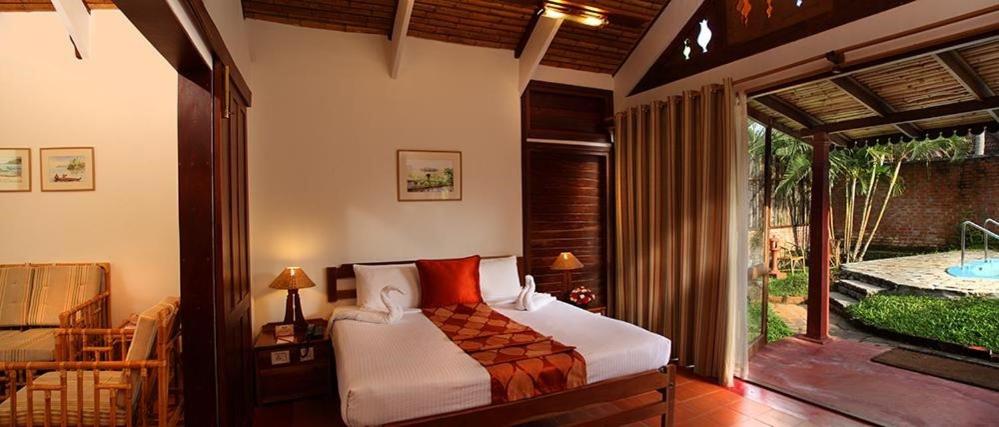Villa with Private Pool - Photo 4