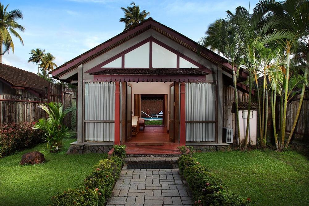 Villa with Private Pool - Photo 2