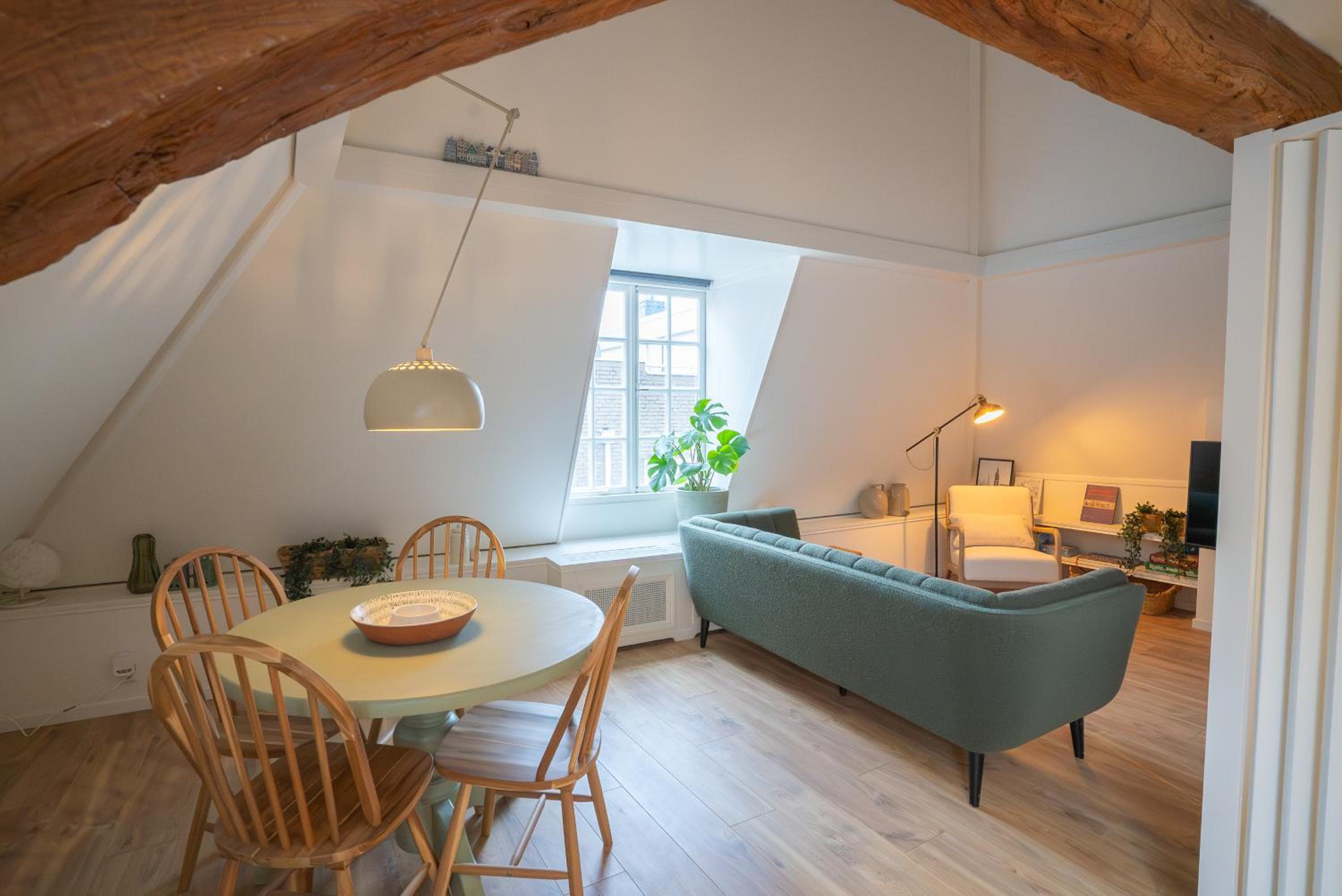 Apartment - Split Level photo 3