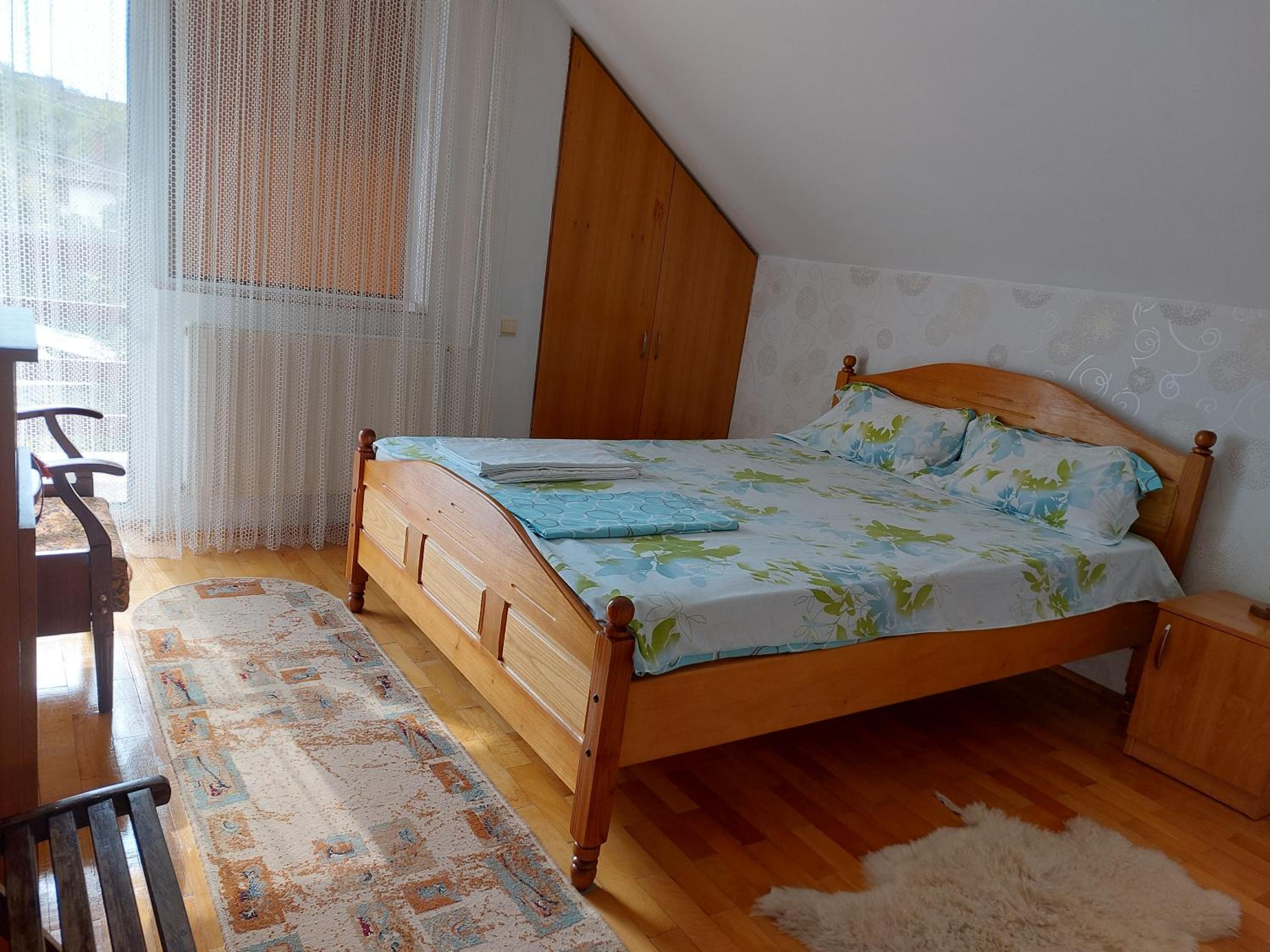 Queen Room photo 1