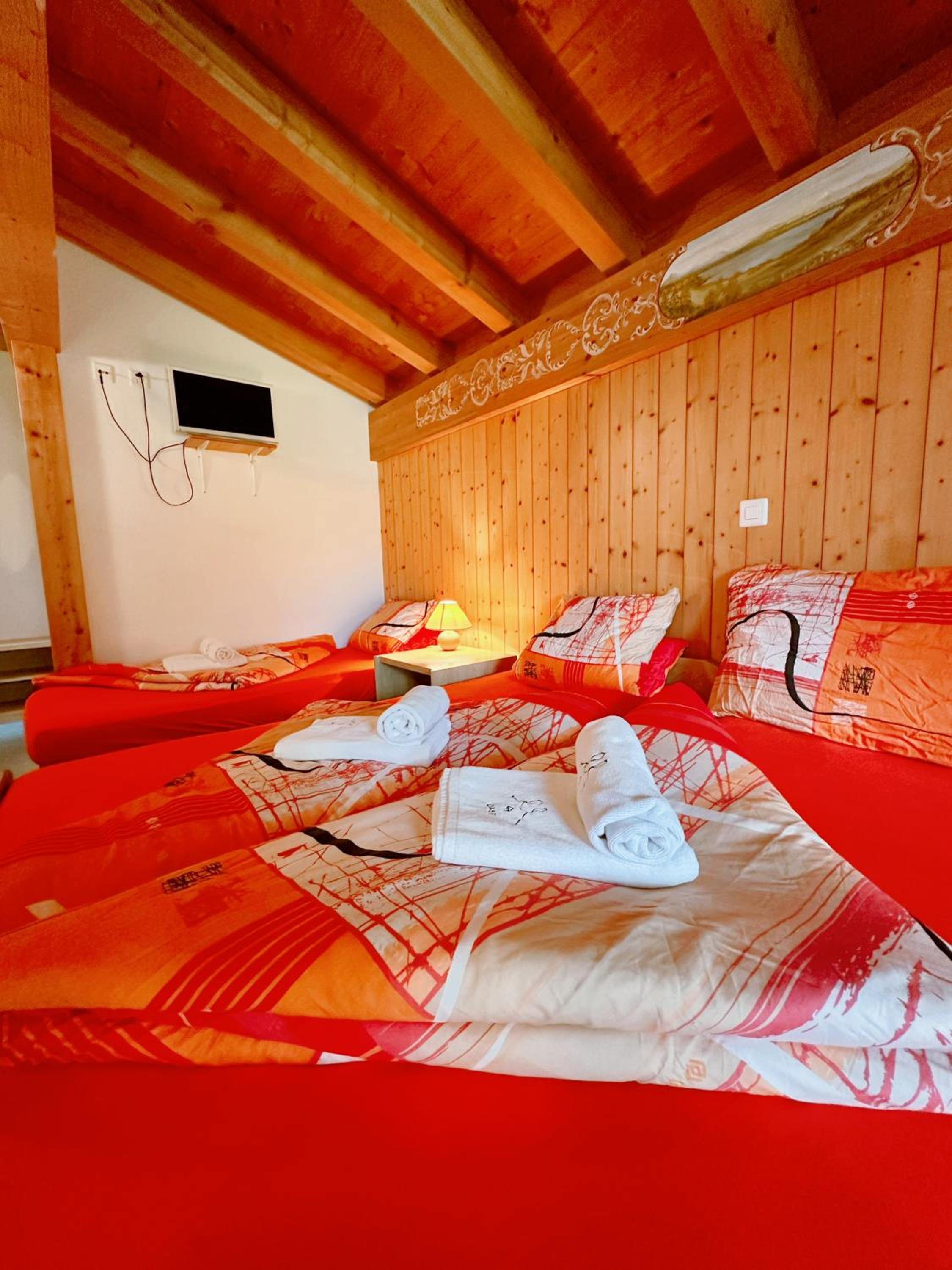 Family Room with Lake View & Balcony photo 2