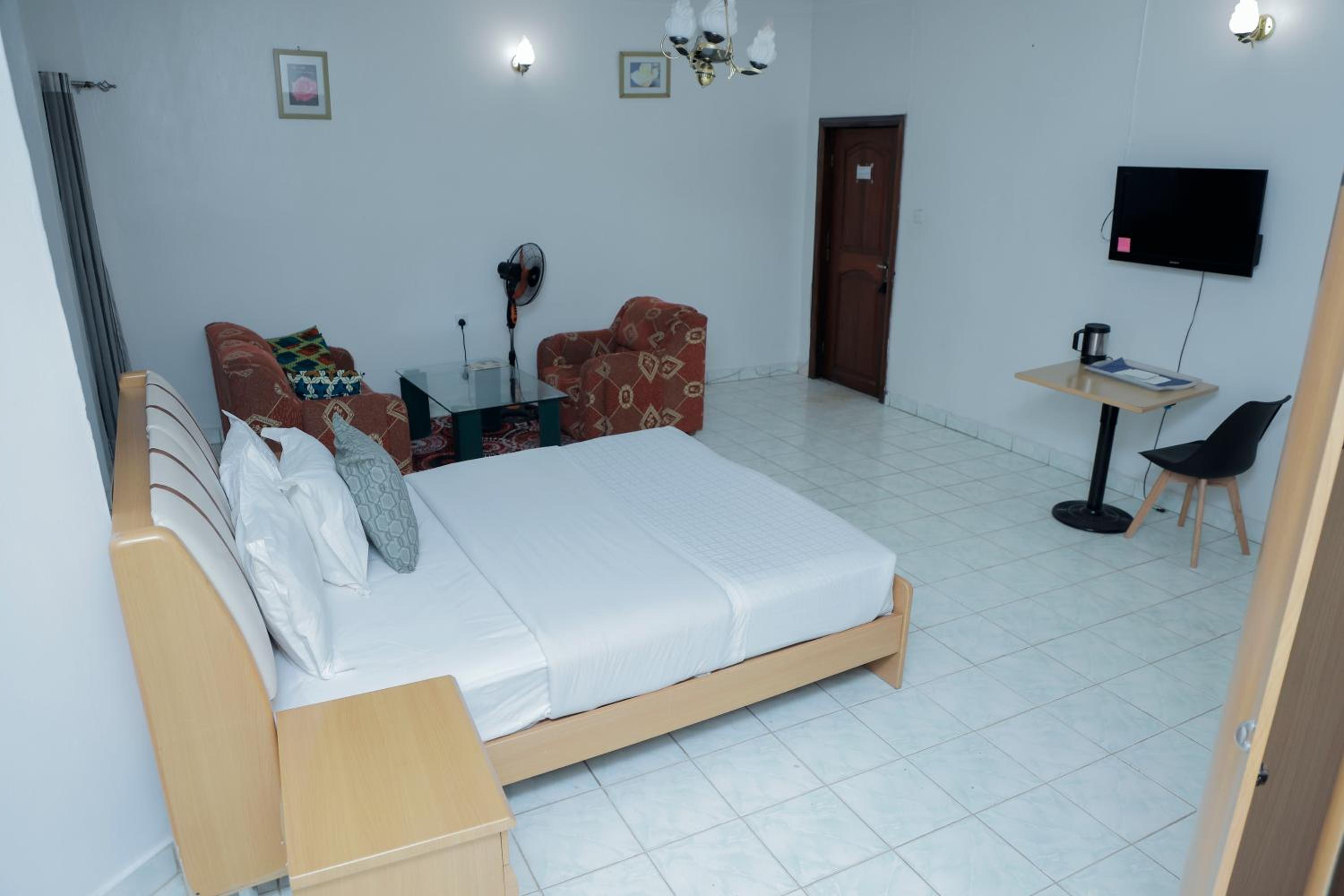 Twin Room with Bathroom photo 1