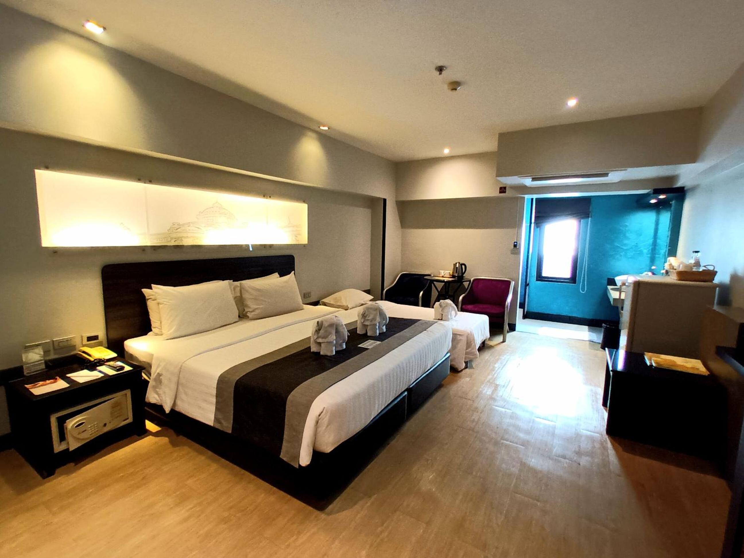 Superior Triple Room photo 3