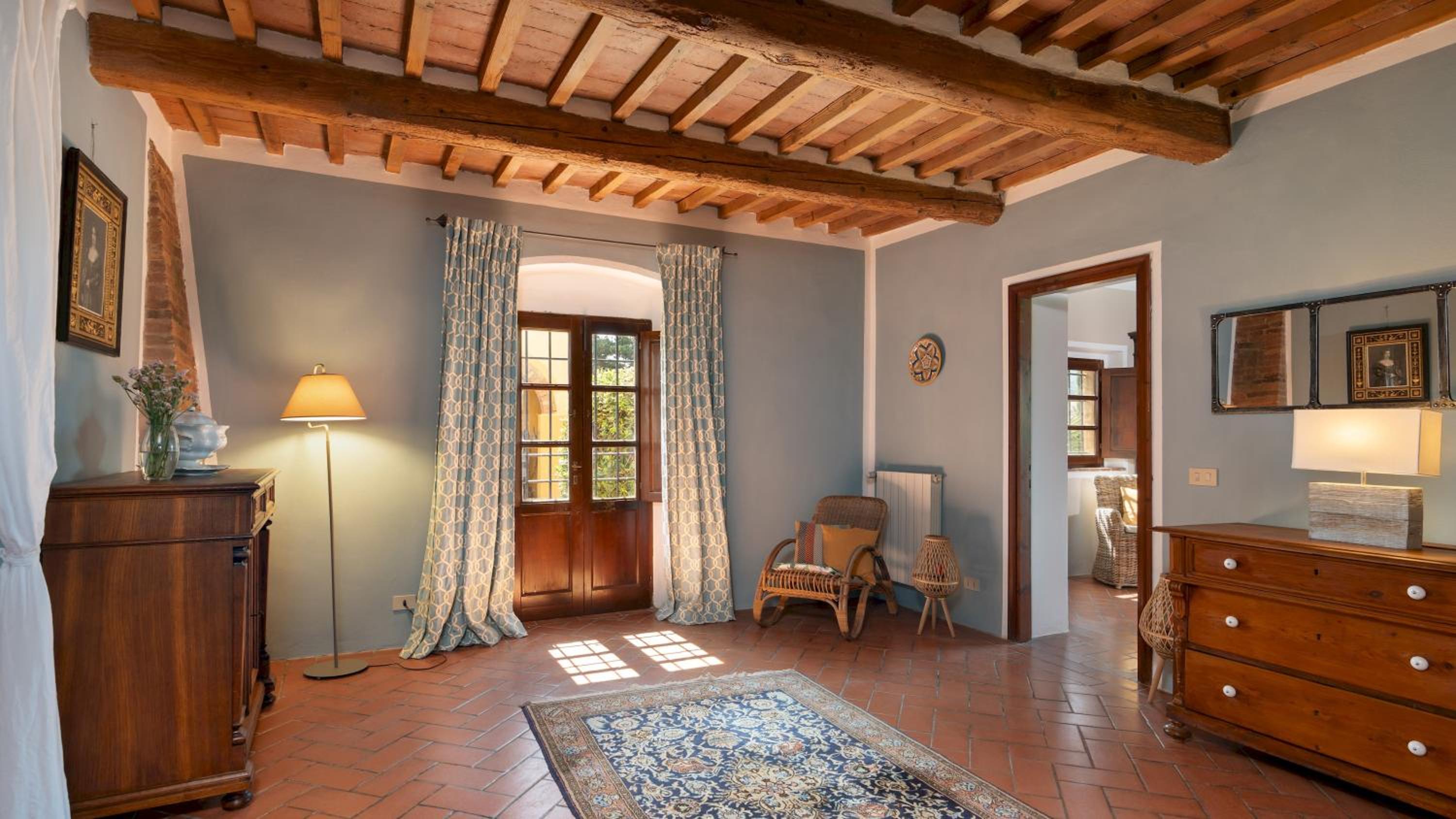 Six-Bedroom Villa  photo 1