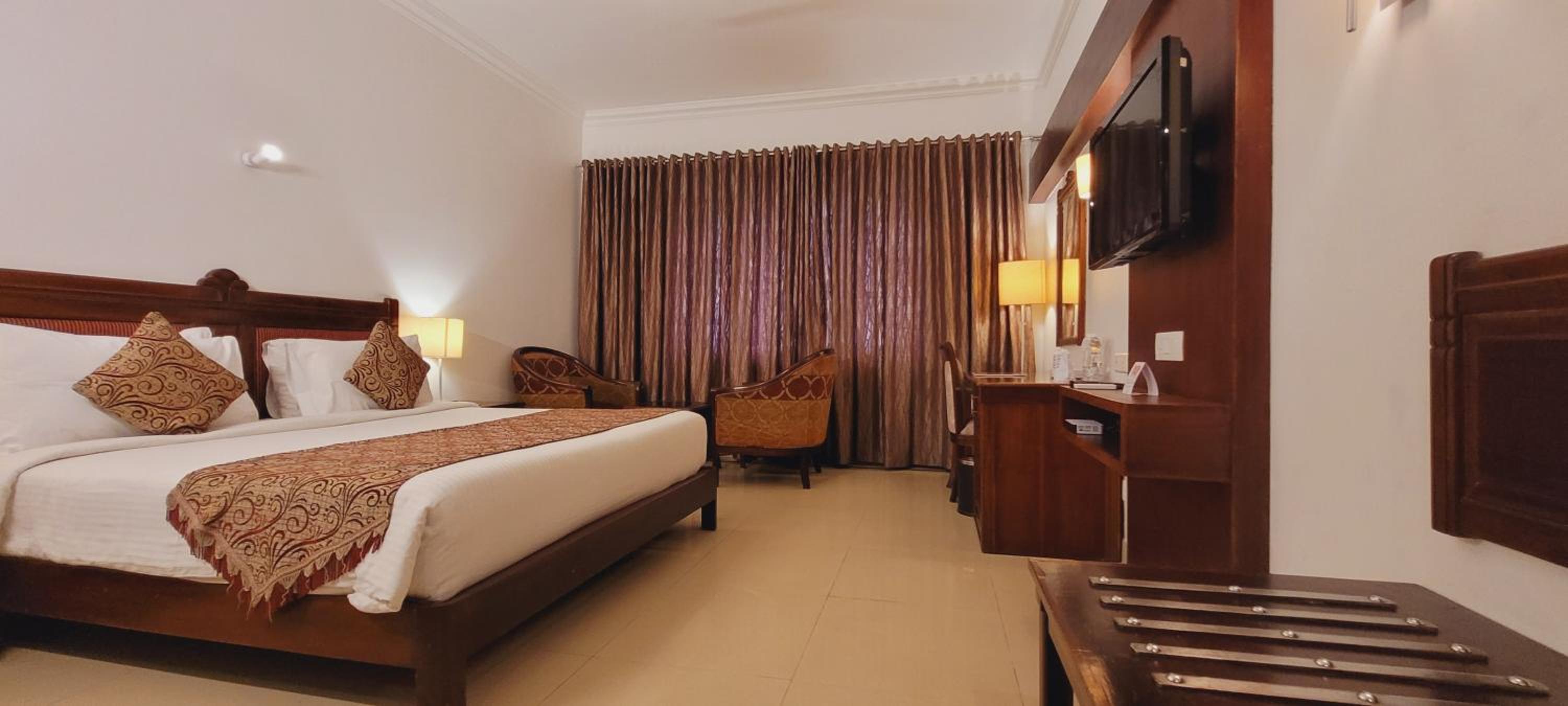 Superior King Room photo 2