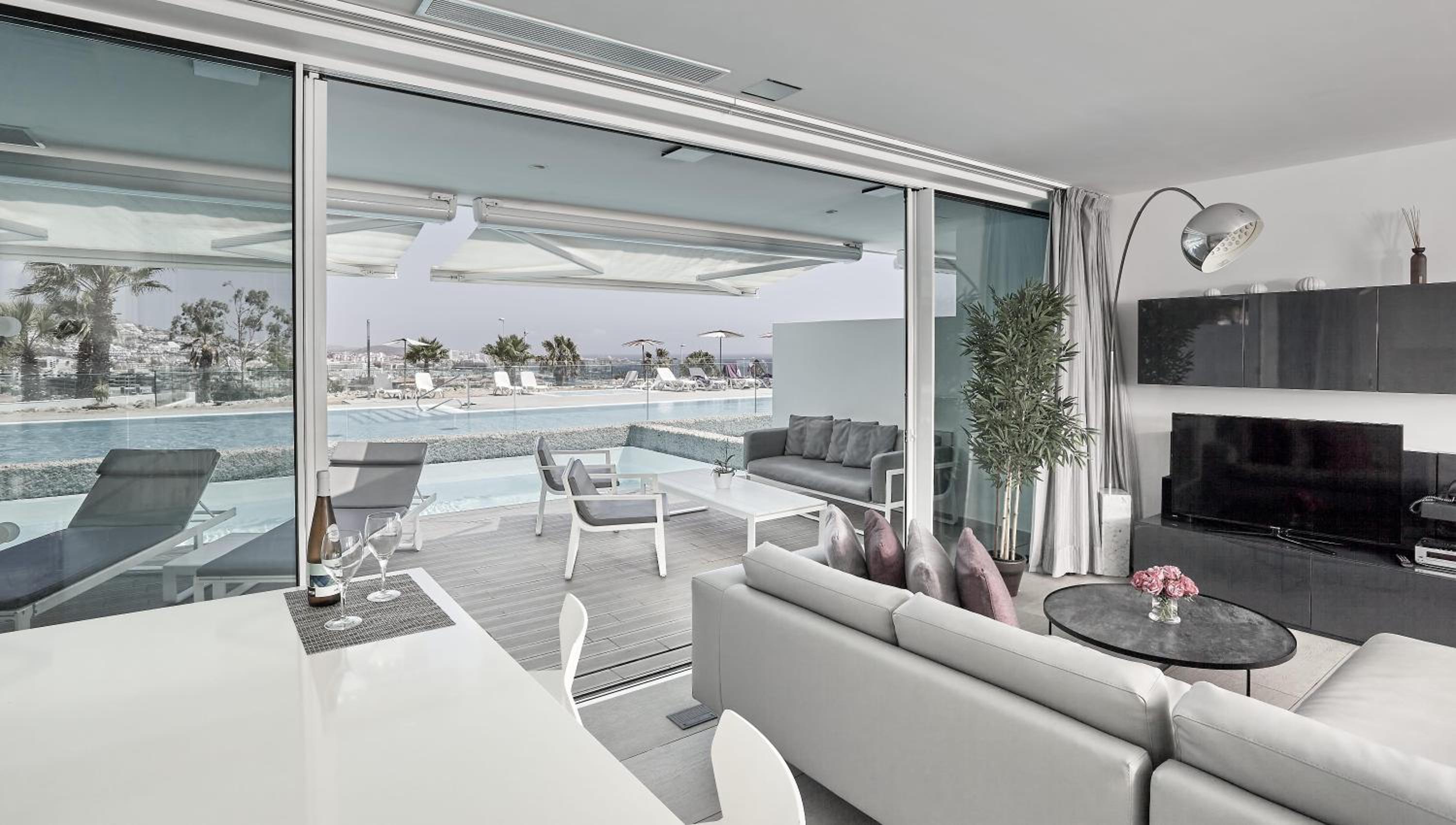 Divinity Rio 1 bedroom Suite with private pool and sea view