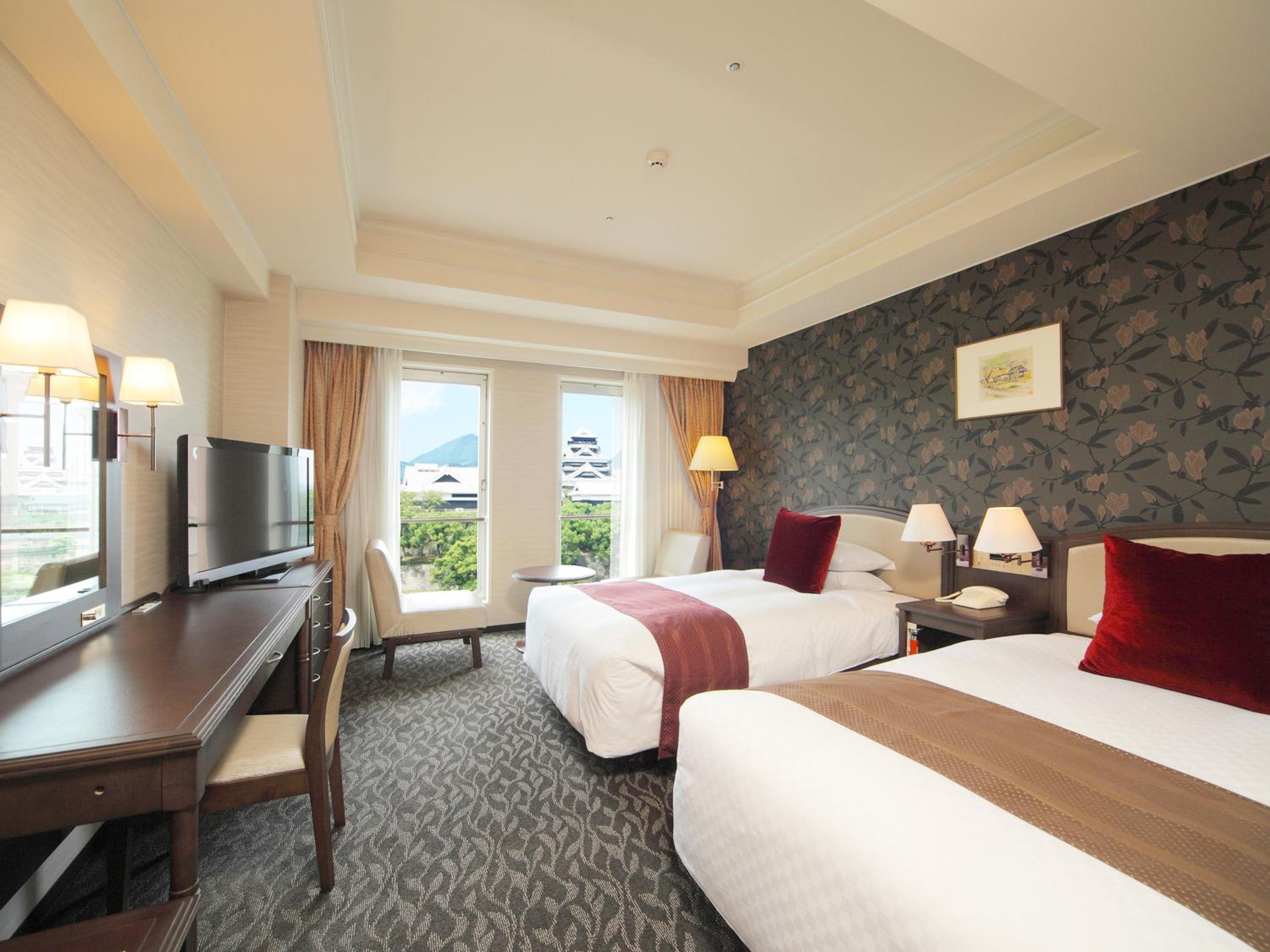 Superior Twin Room with Castle View
