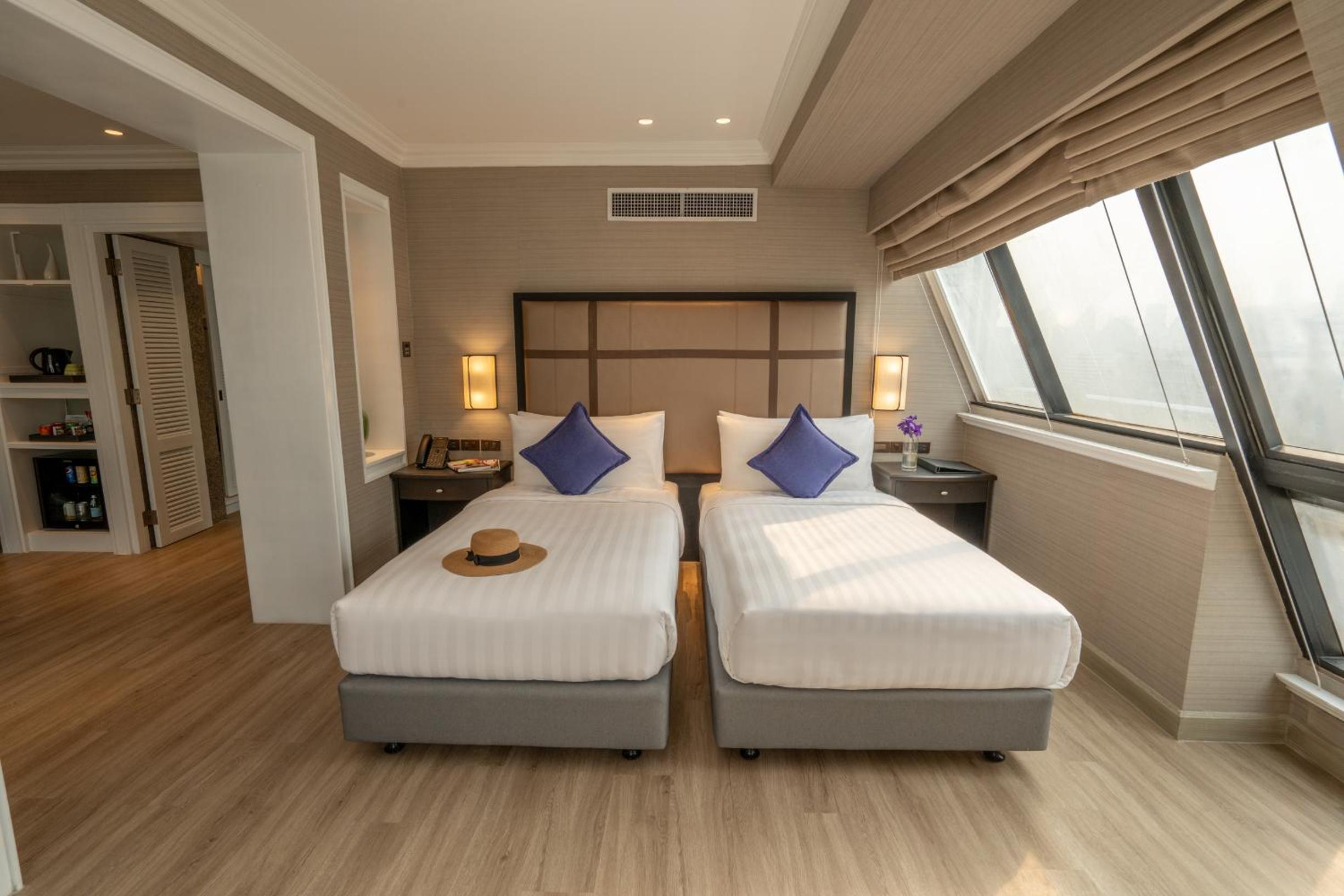 Suite with City View photo 3