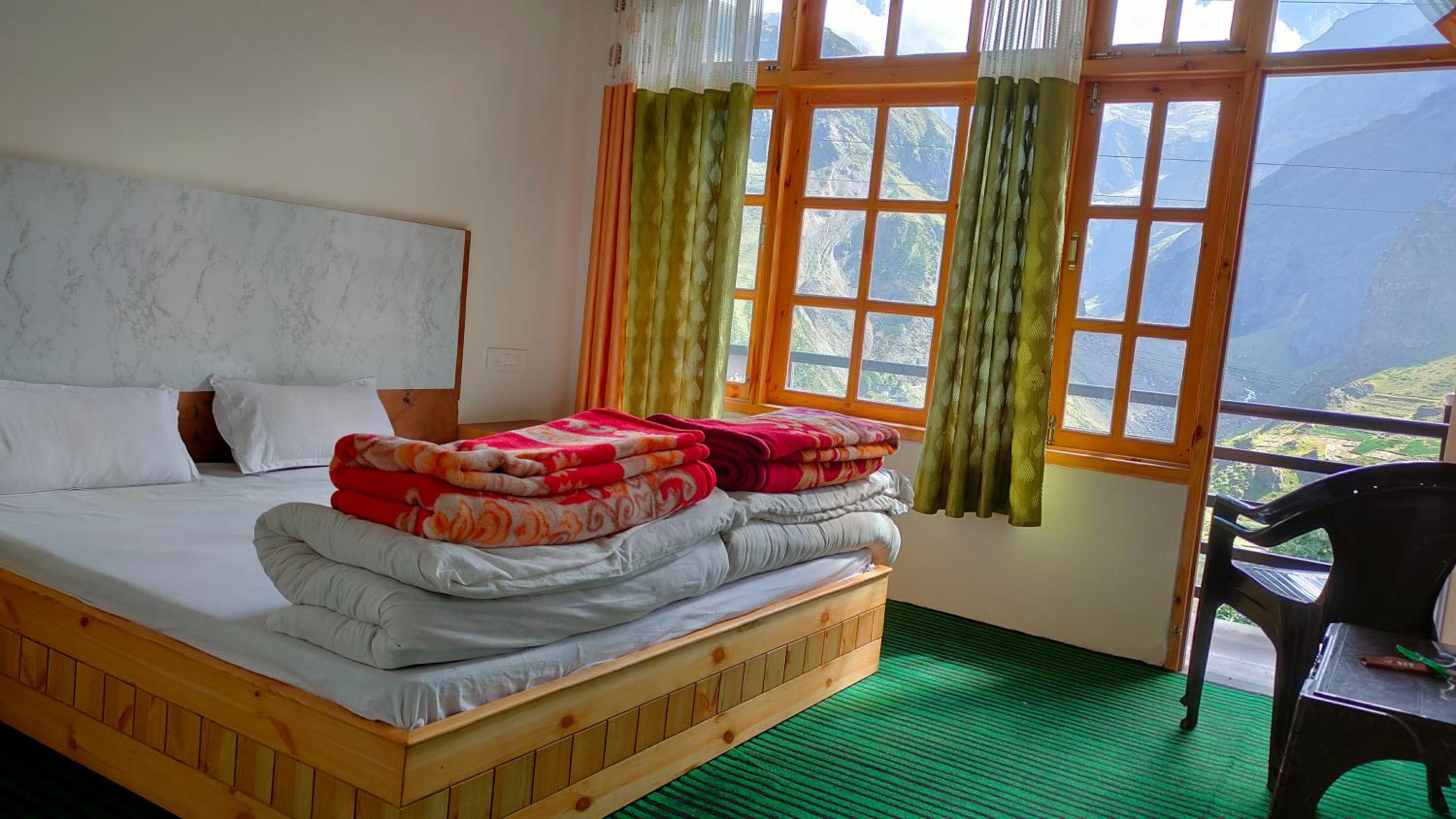 Deluxe Room (2 Adults + 1 Child) photo 3