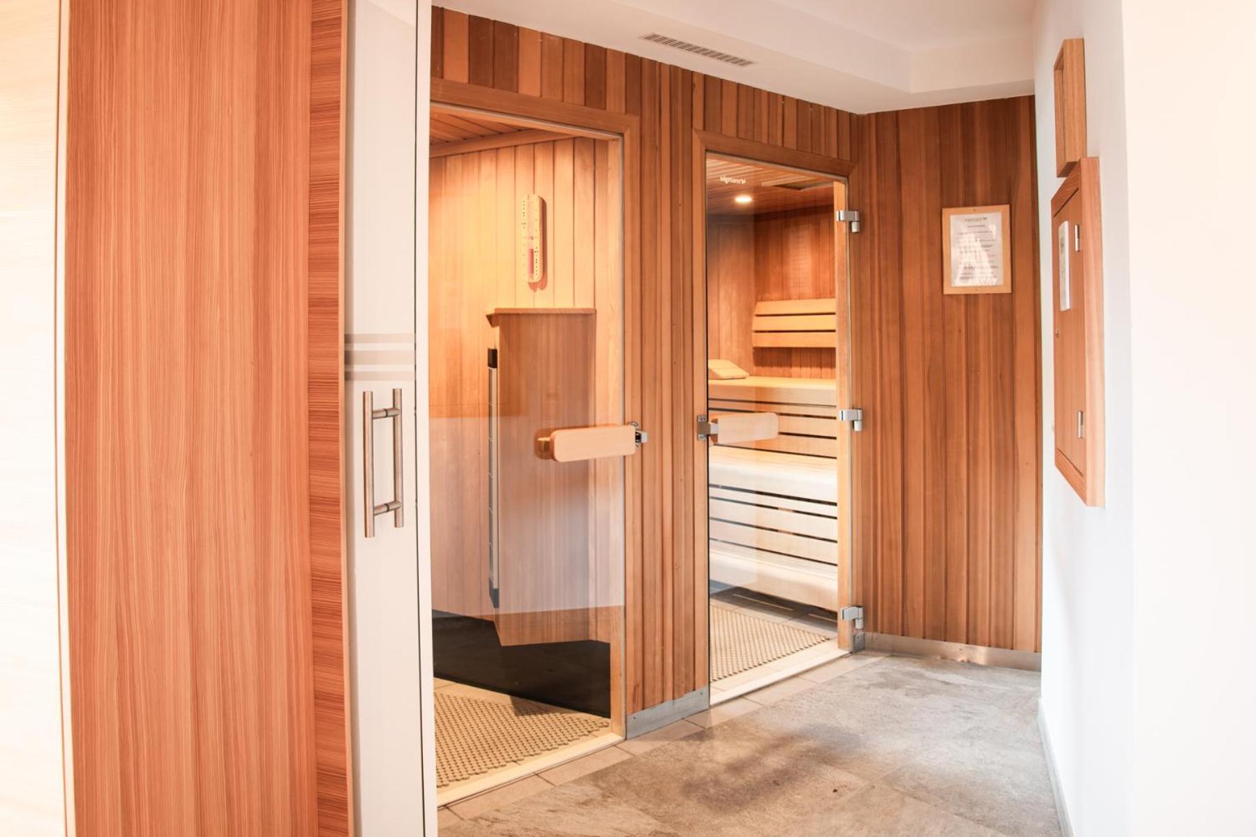 Suite with Sauna - Photo 2