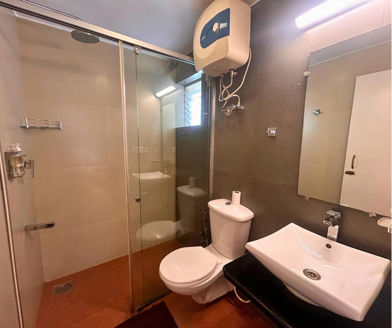 One-Bedroom Apartment - Photo 7