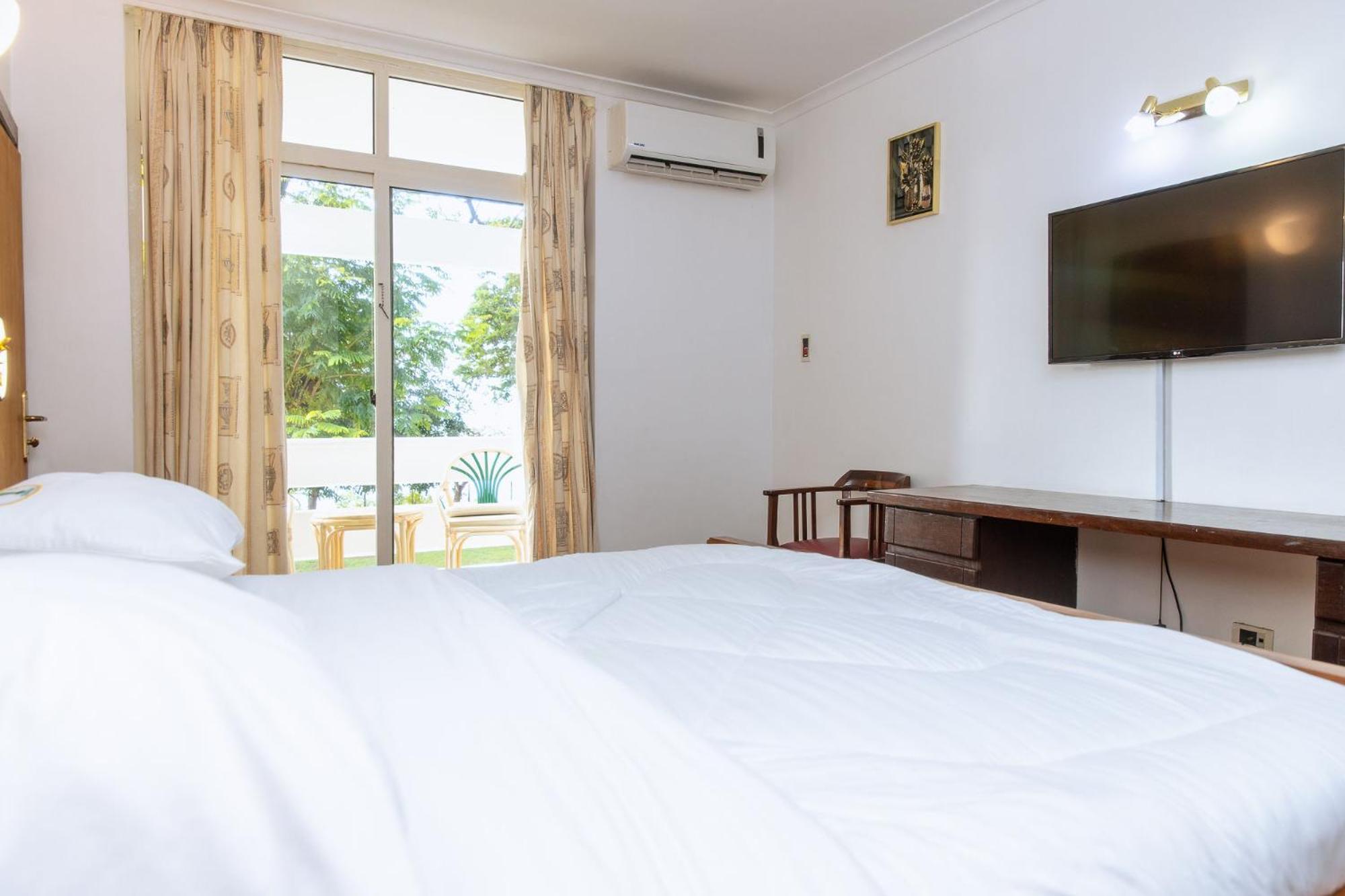 Deluxe Suite with Sea View