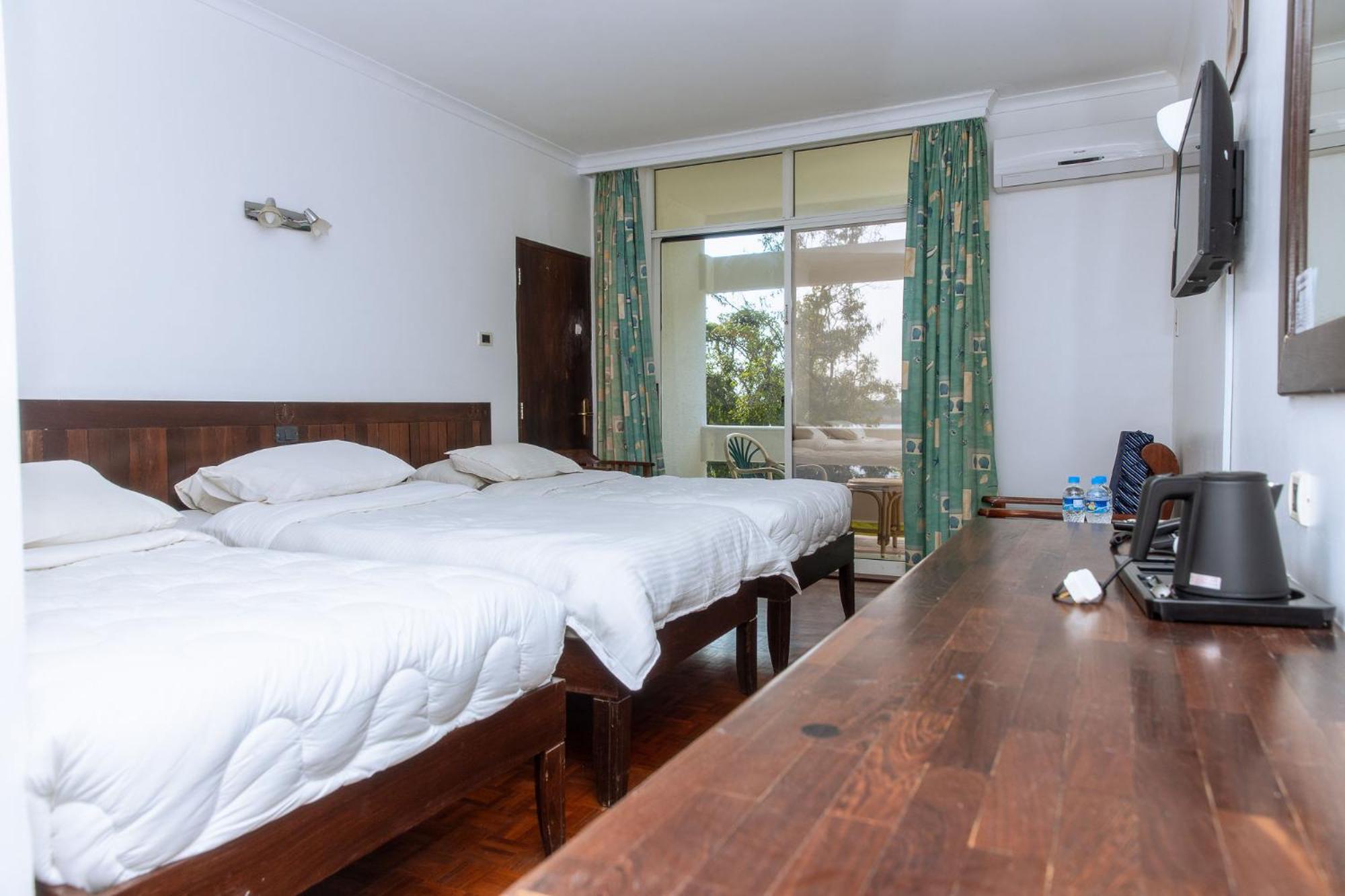 Deluxe Triple Room with Sea View