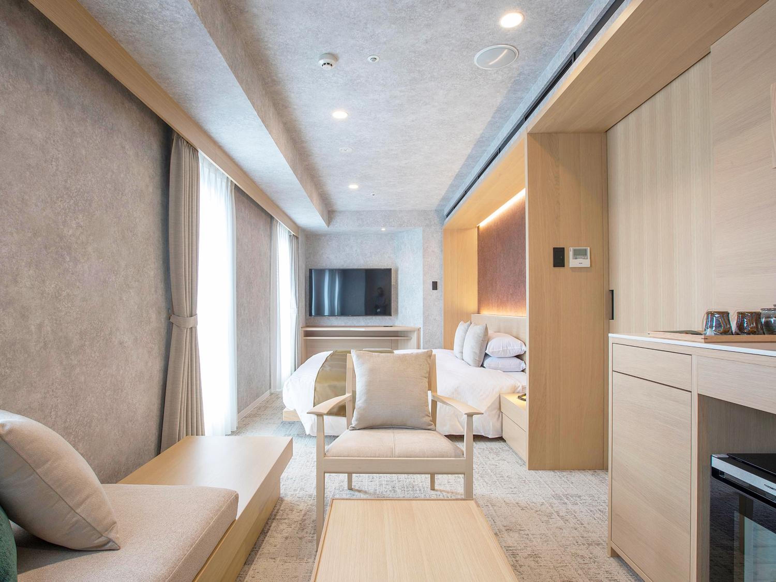 Deluxe Queen Room with Sofa Bed and City View