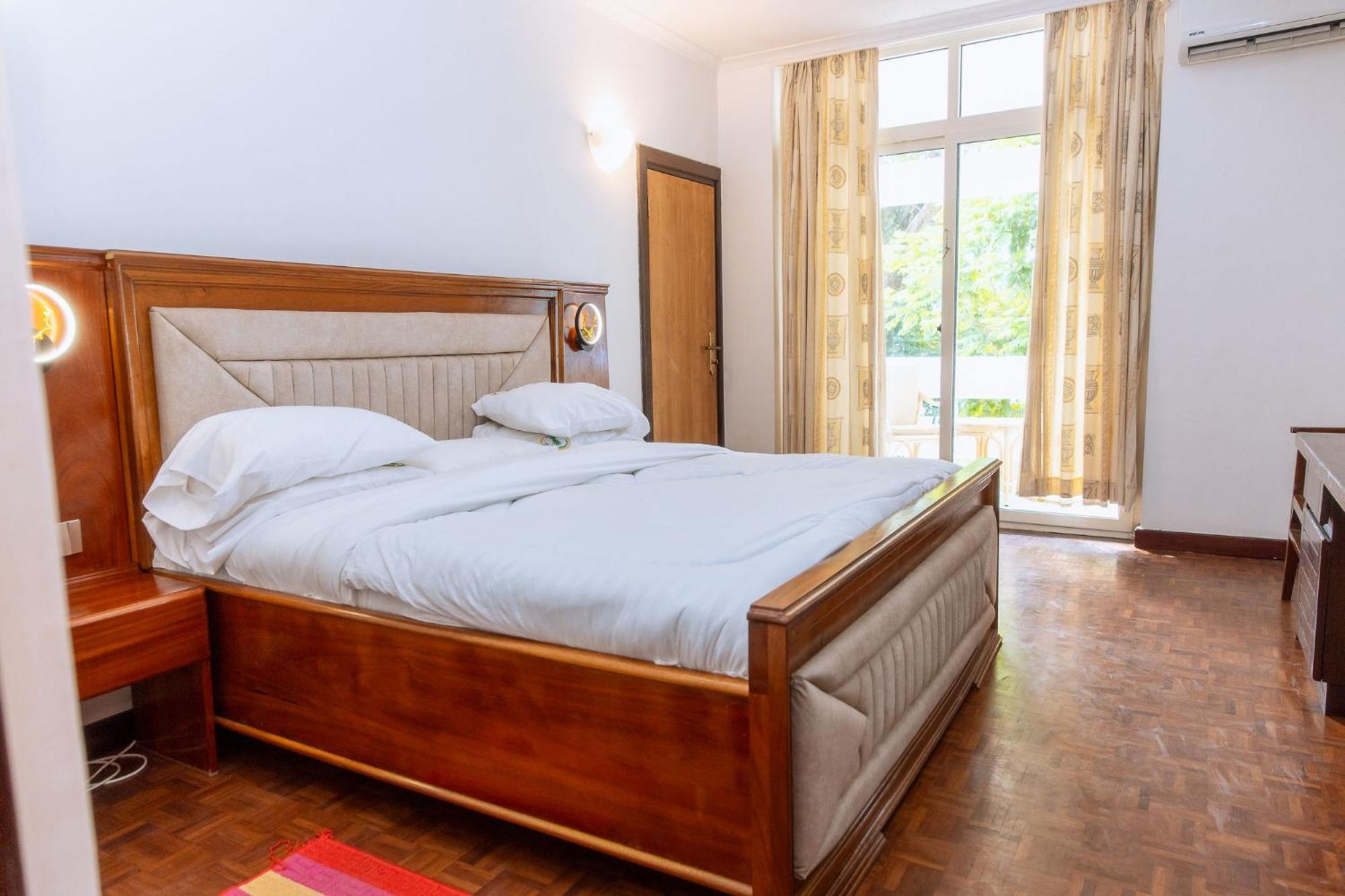 Deluxe Suite with Sea View