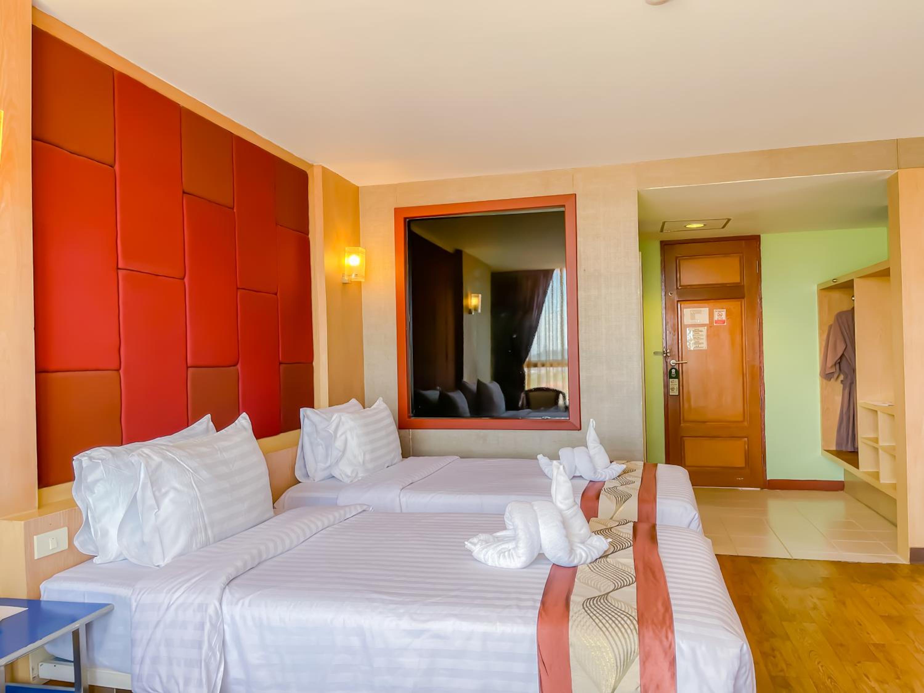 Deluxe Twin Room - Photo 12