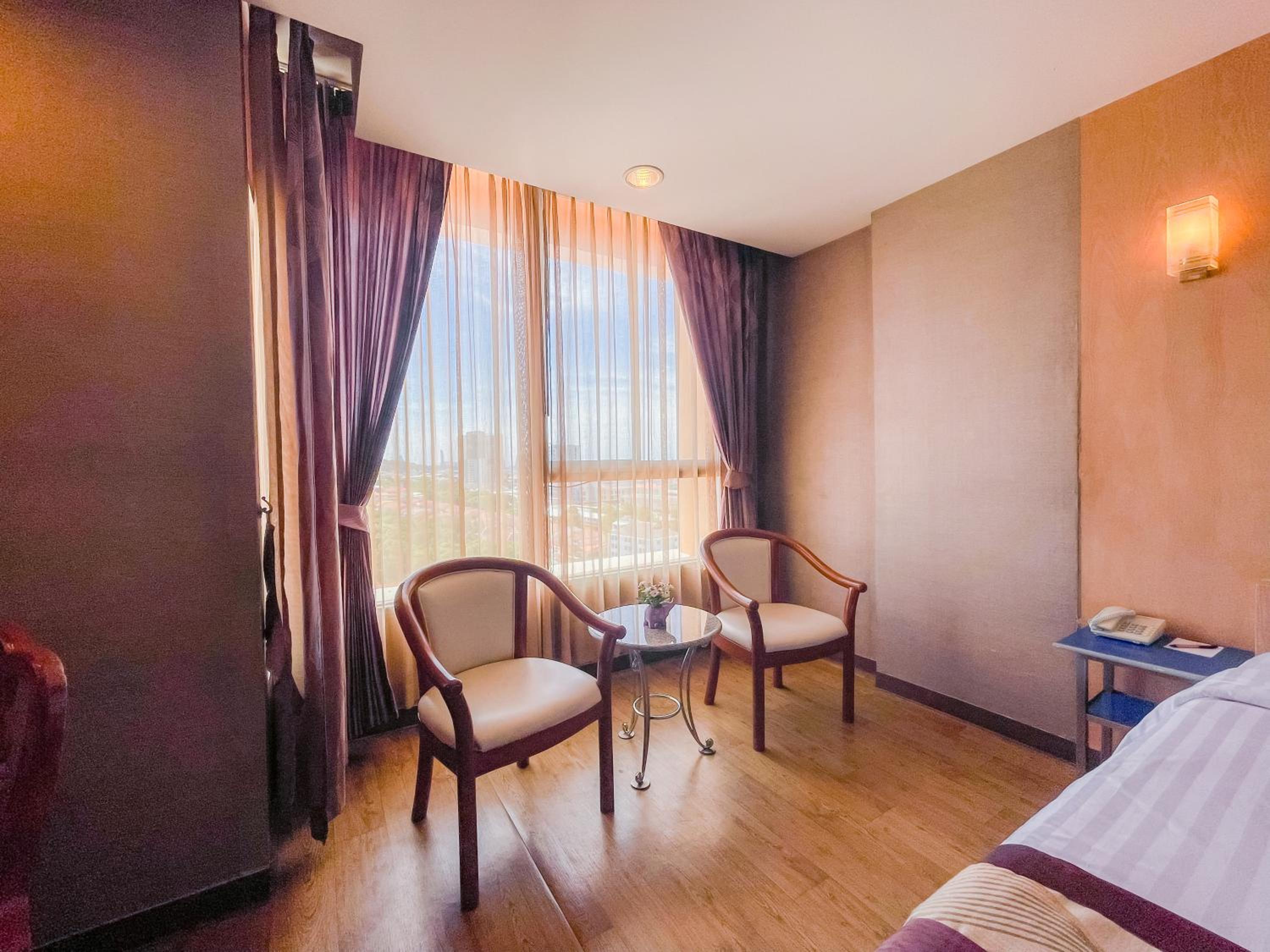 Deluxe Twin Room - Photo 13