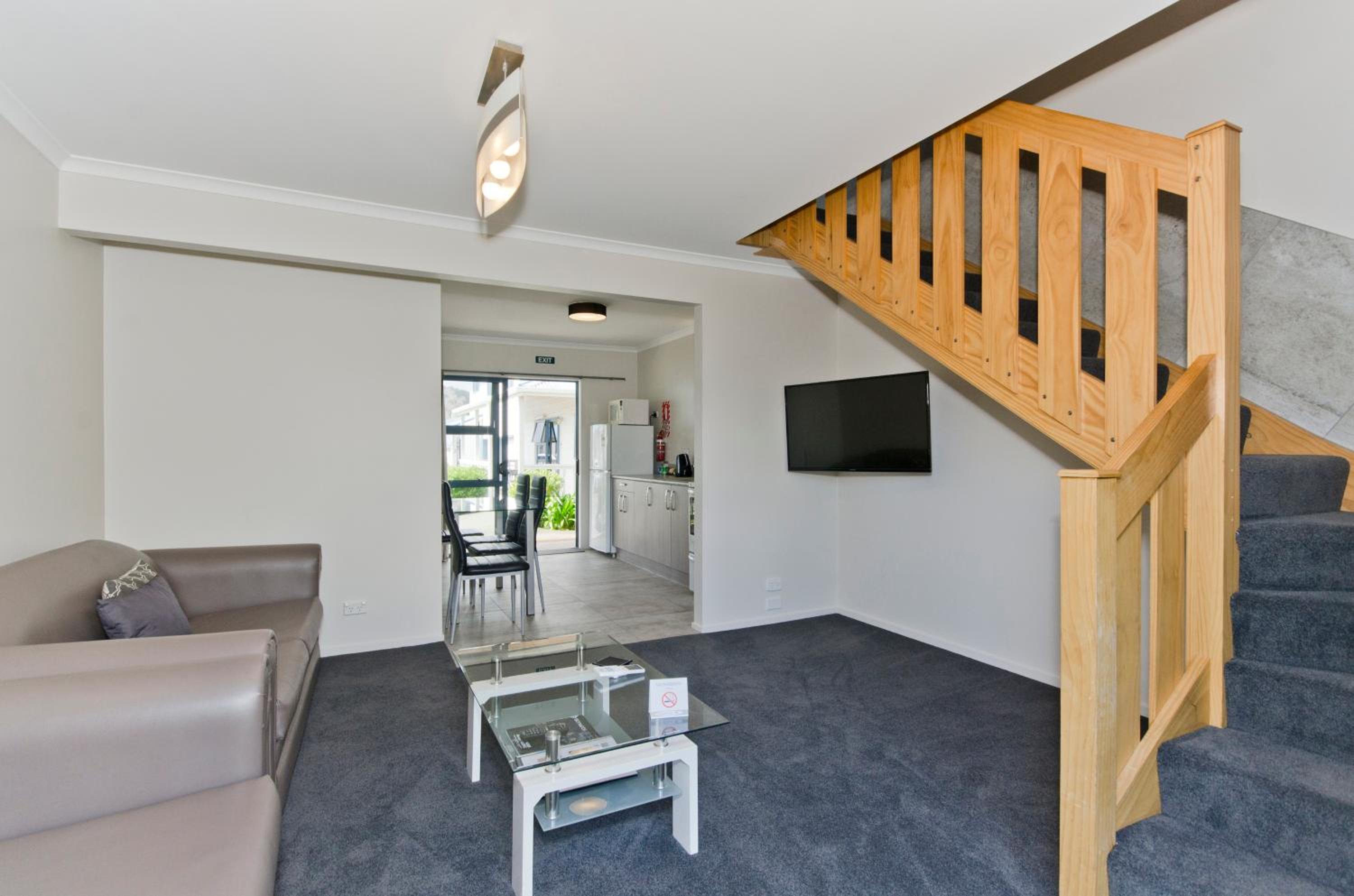 Two story 2Bed unit 3Beds N