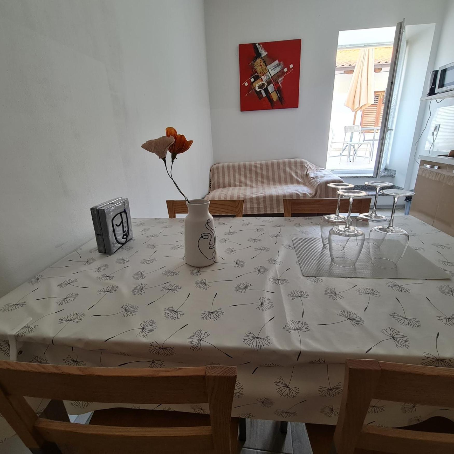 Two-Bedroom Apartment with Balcony photo 3