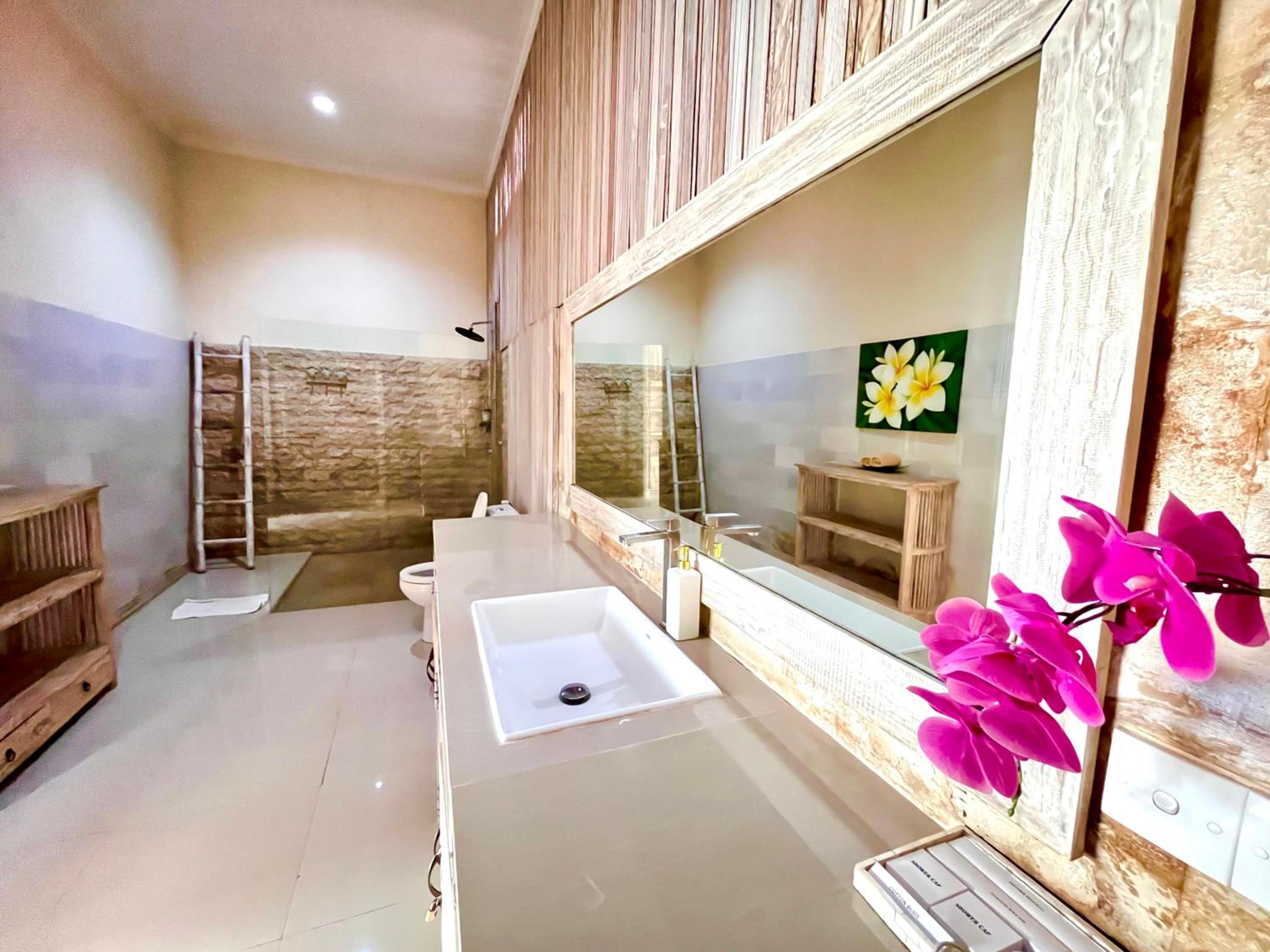 One-Bedroom Villa - Photo 3