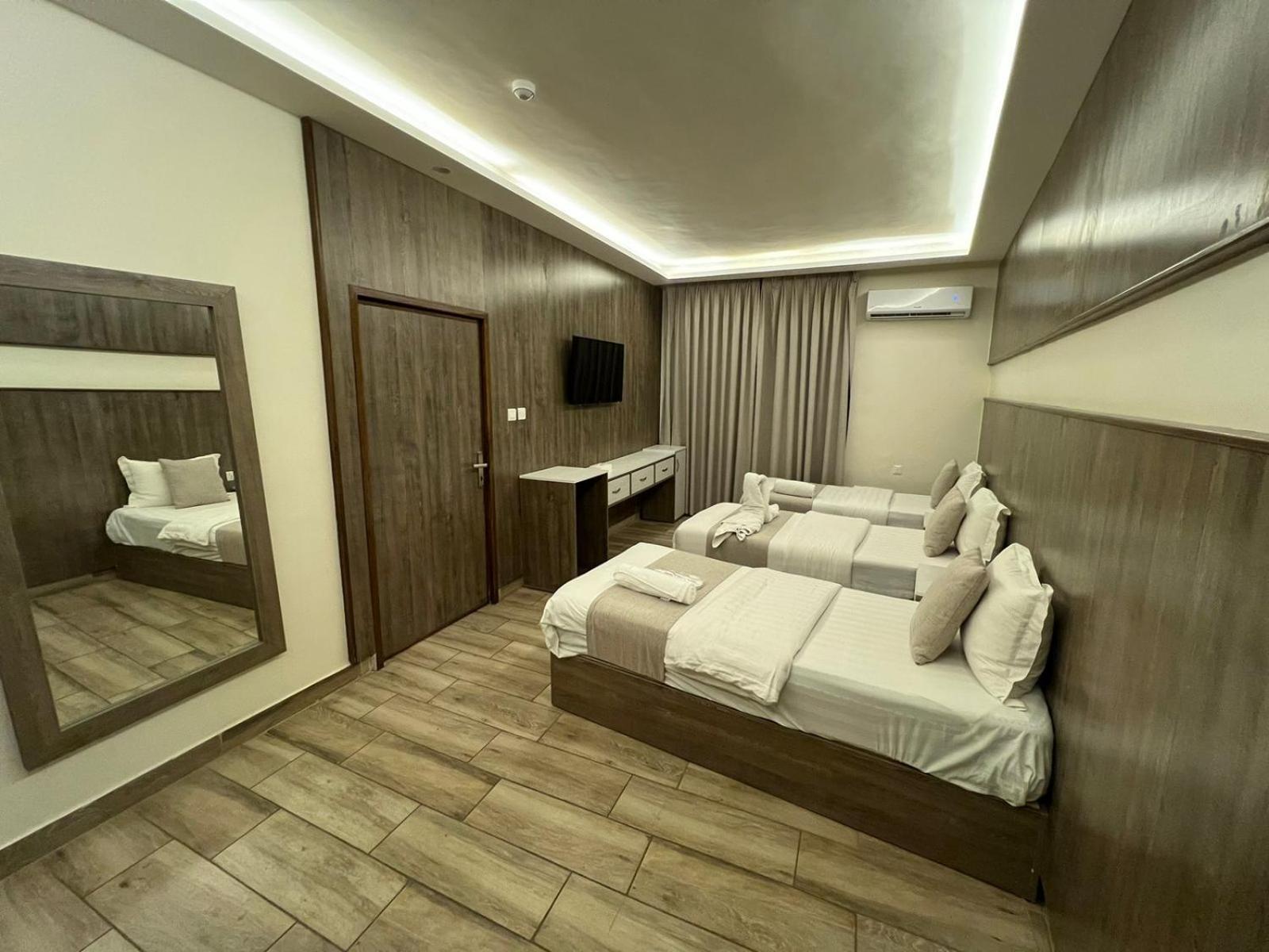 Deluxe Family Room - Photo 5