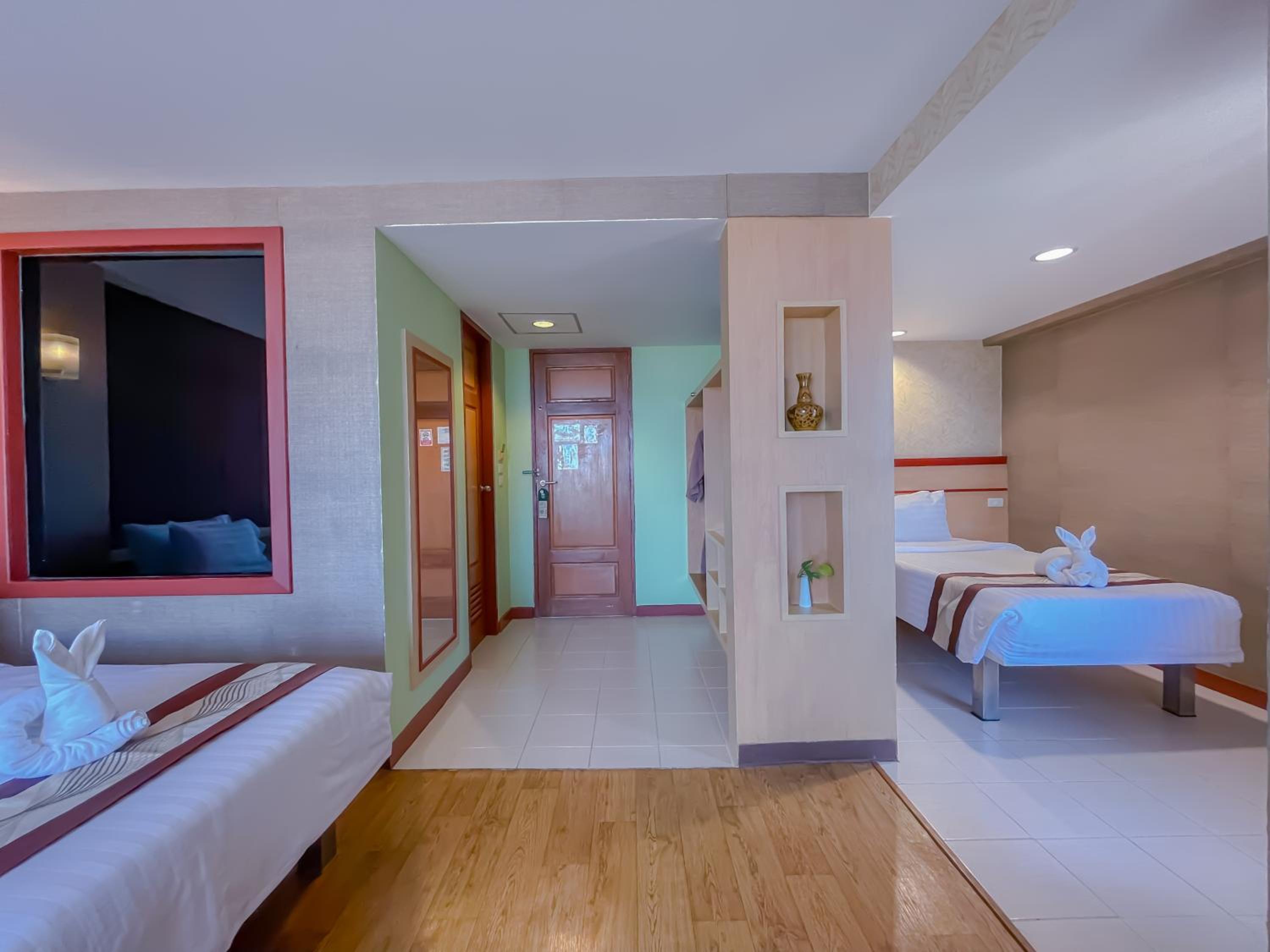 Deluxe Triple Room - Photo 3