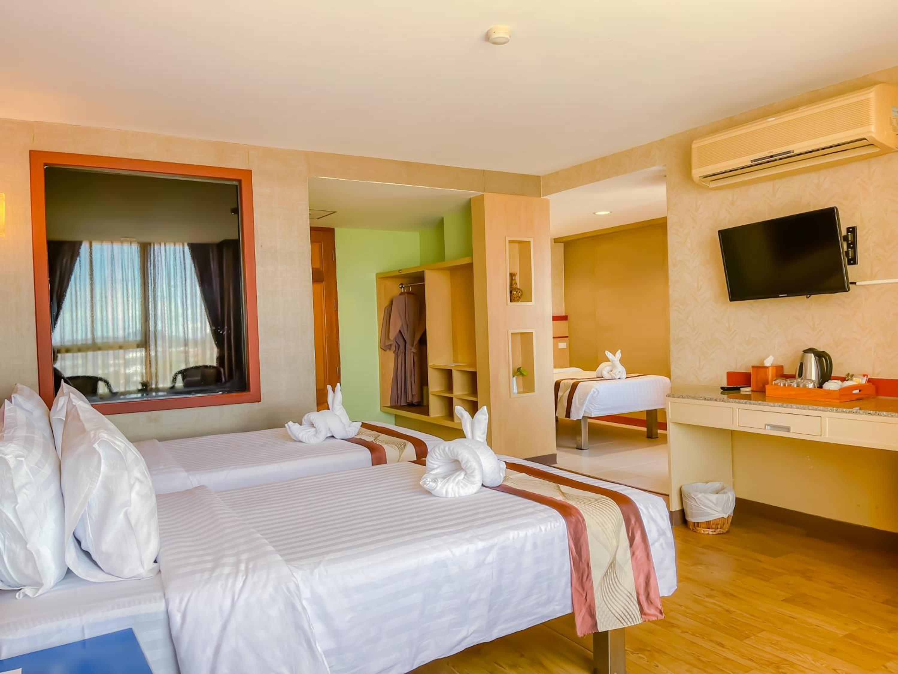 Deluxe Triple Room - Photo 4