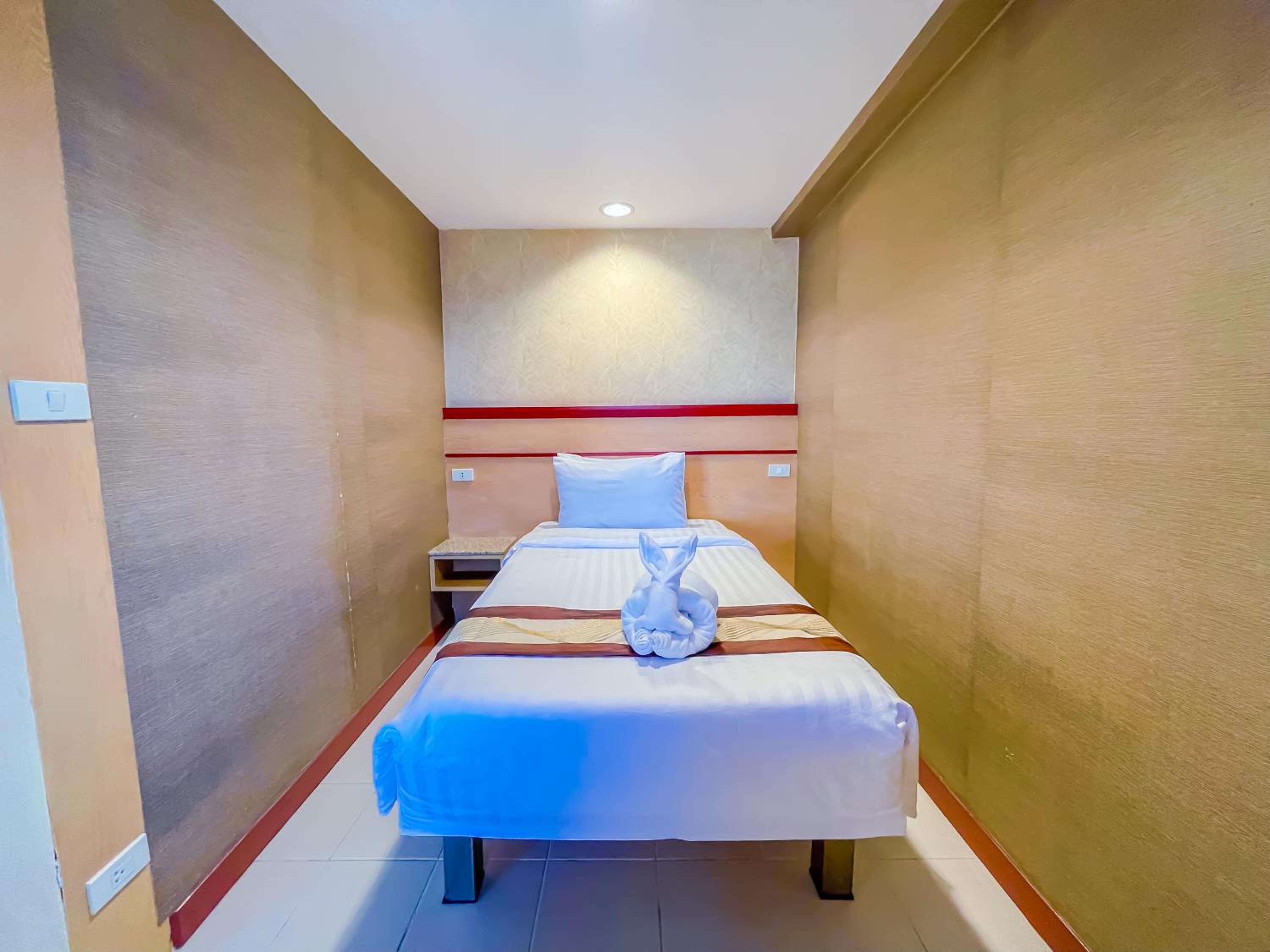 Deluxe Triple Room - Photo 5