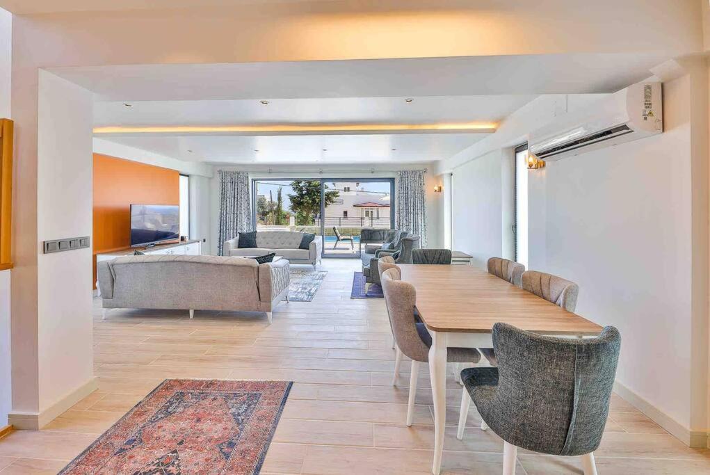 Two-Bedroom Villa photo 3