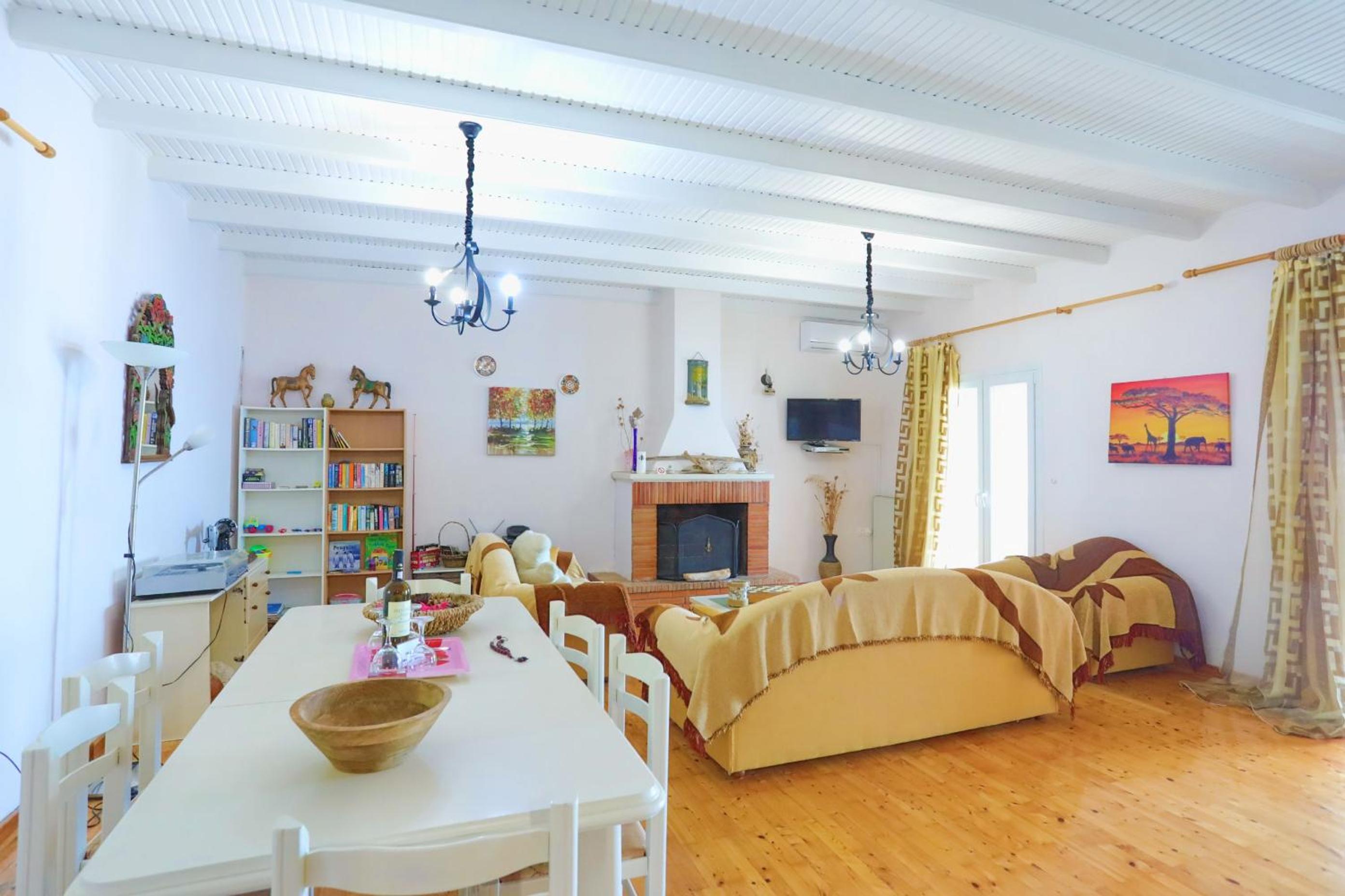 Three-Bedroom Villa photo 2