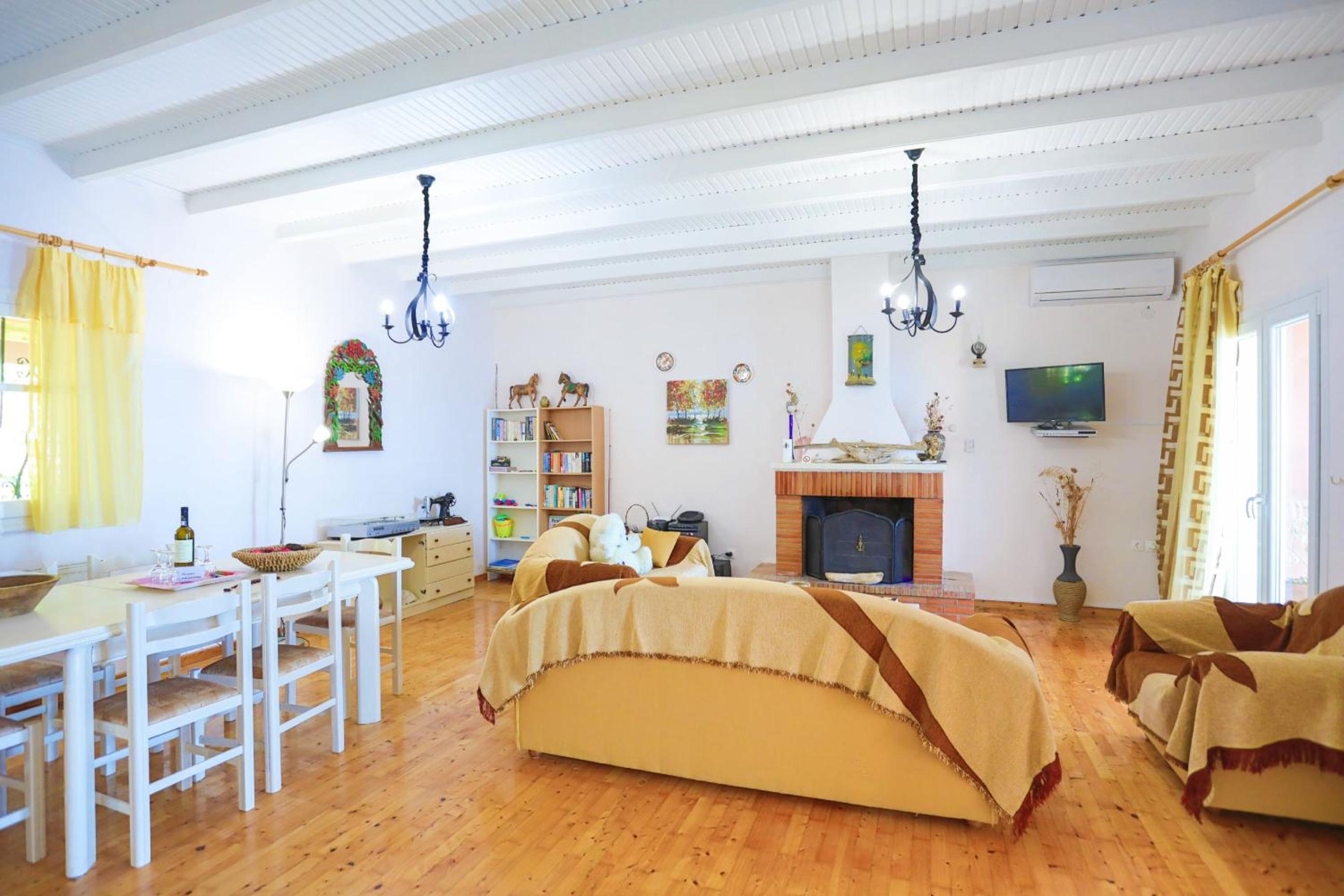 Three-Bedroom Villa photo 1