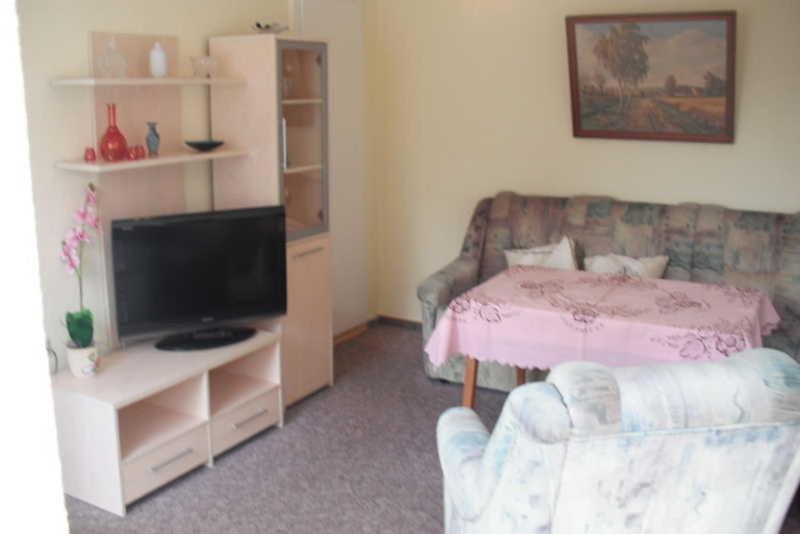 One-Bedroom Apartment with Shower photo 1